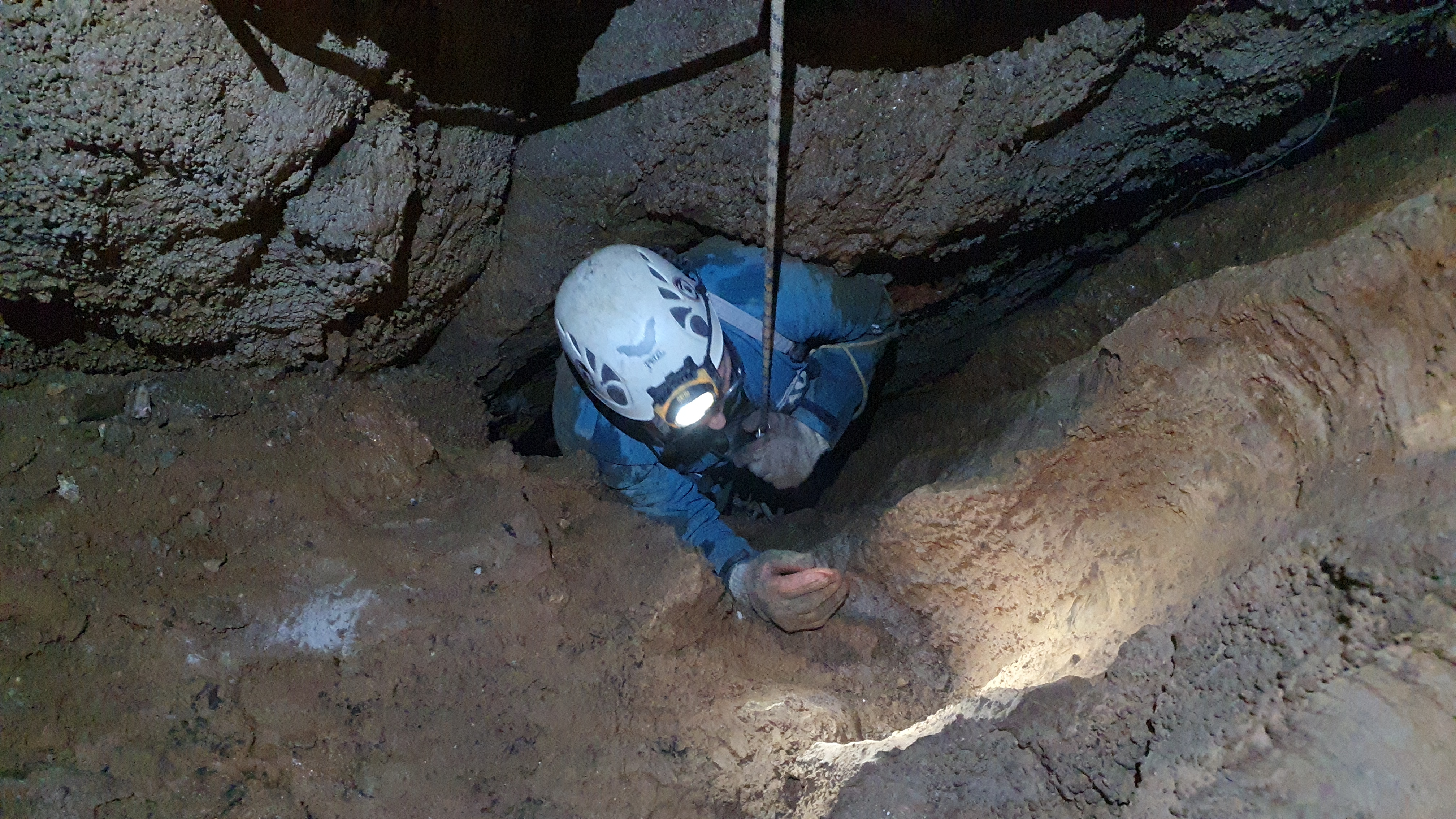jama Jelen brdo, reševanje, jamarska reševalna služba