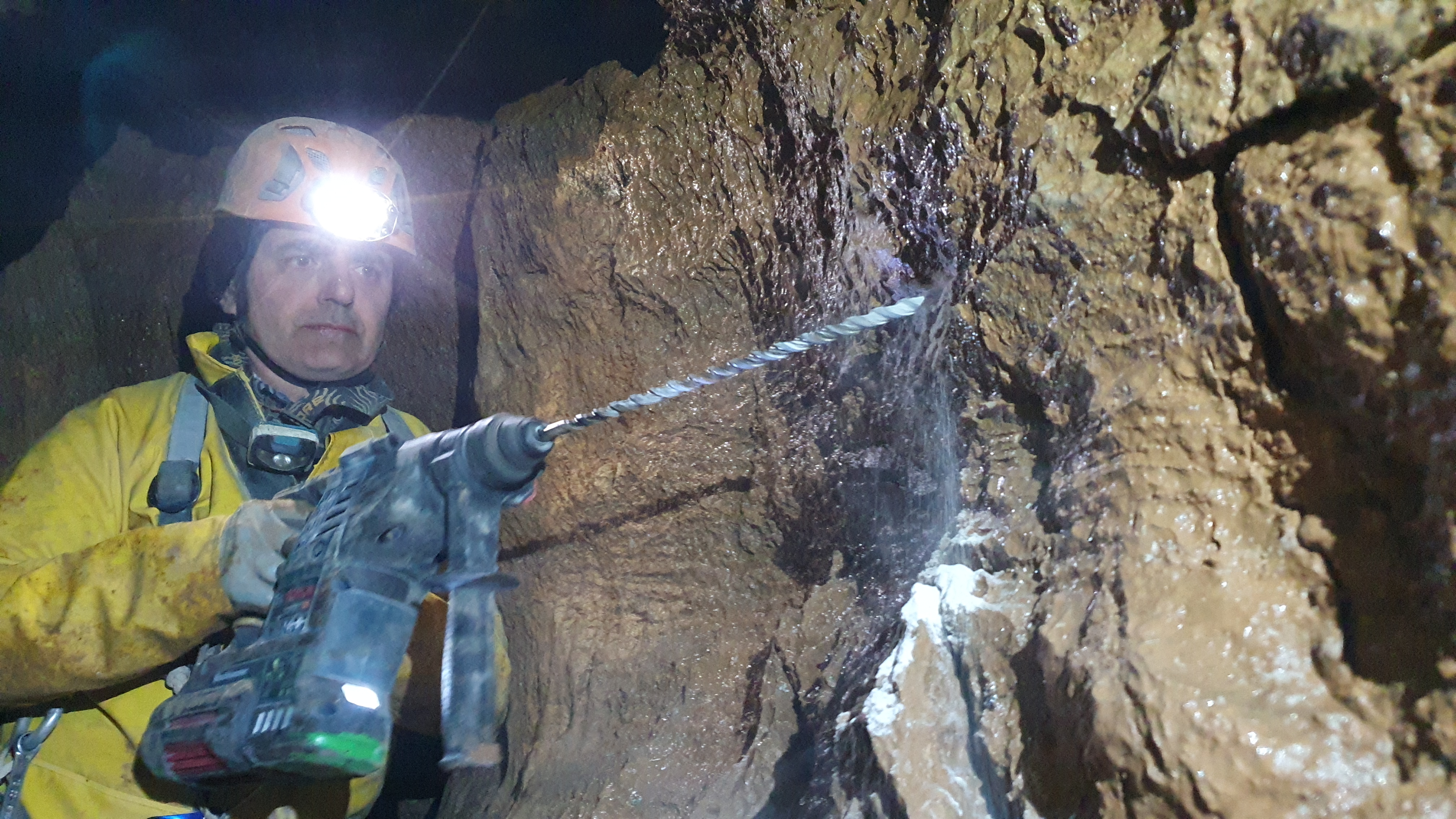 jama Jelen brdo, reševanje, jamarska reševalna služba