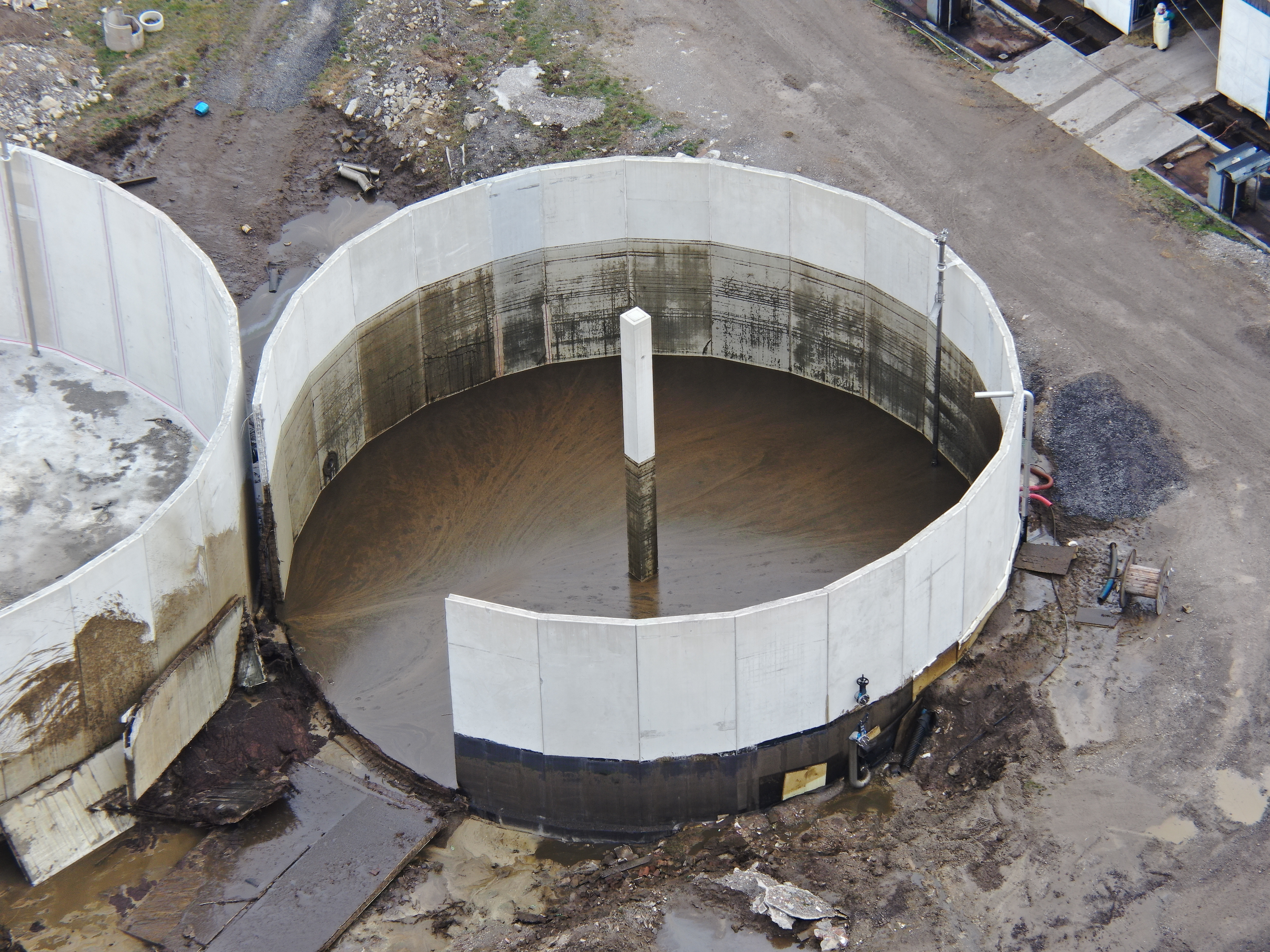 izlitje gnojnice, gnojnica, gnojevka