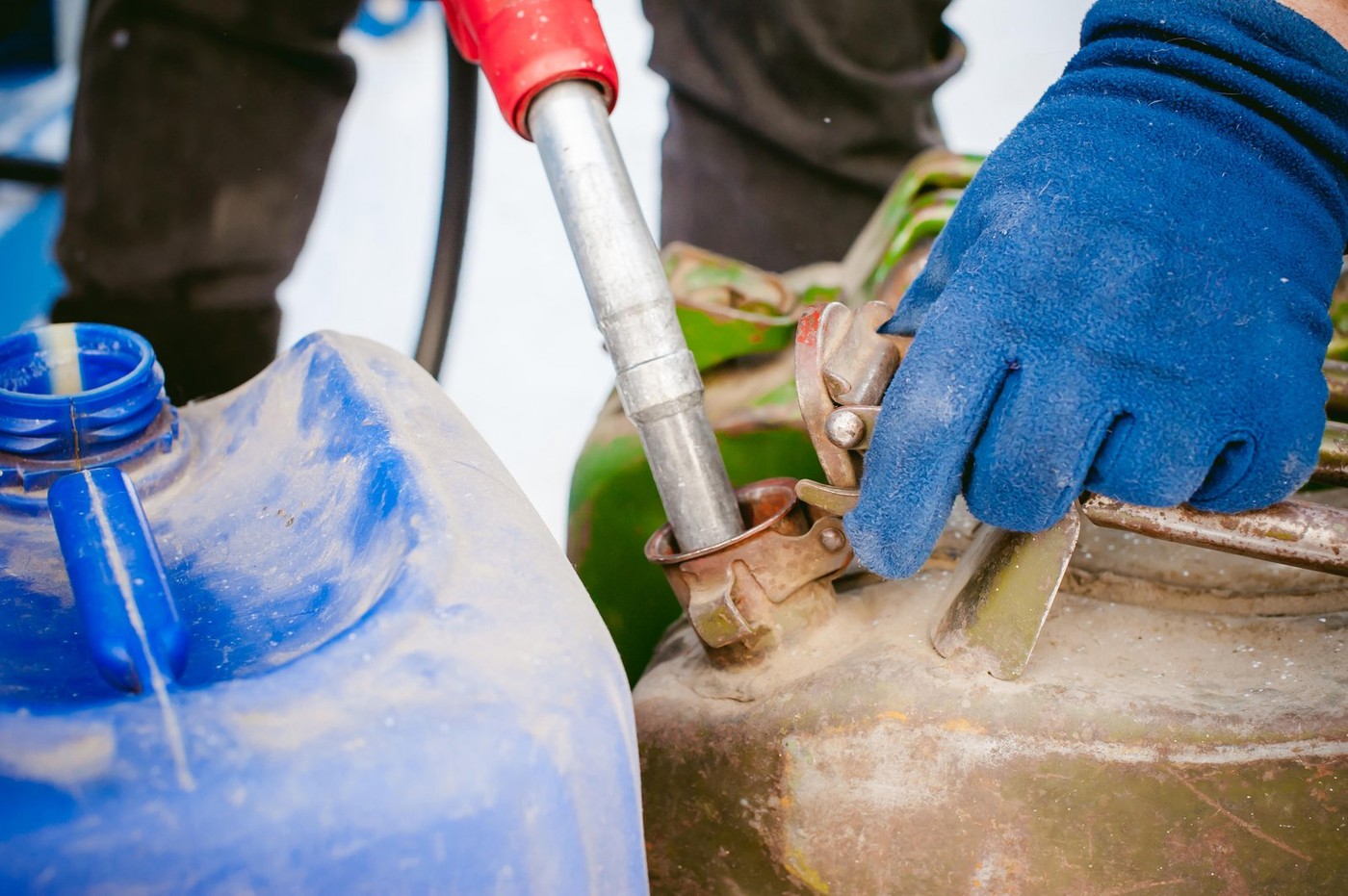 gorivo, bencin, kanister, ročka