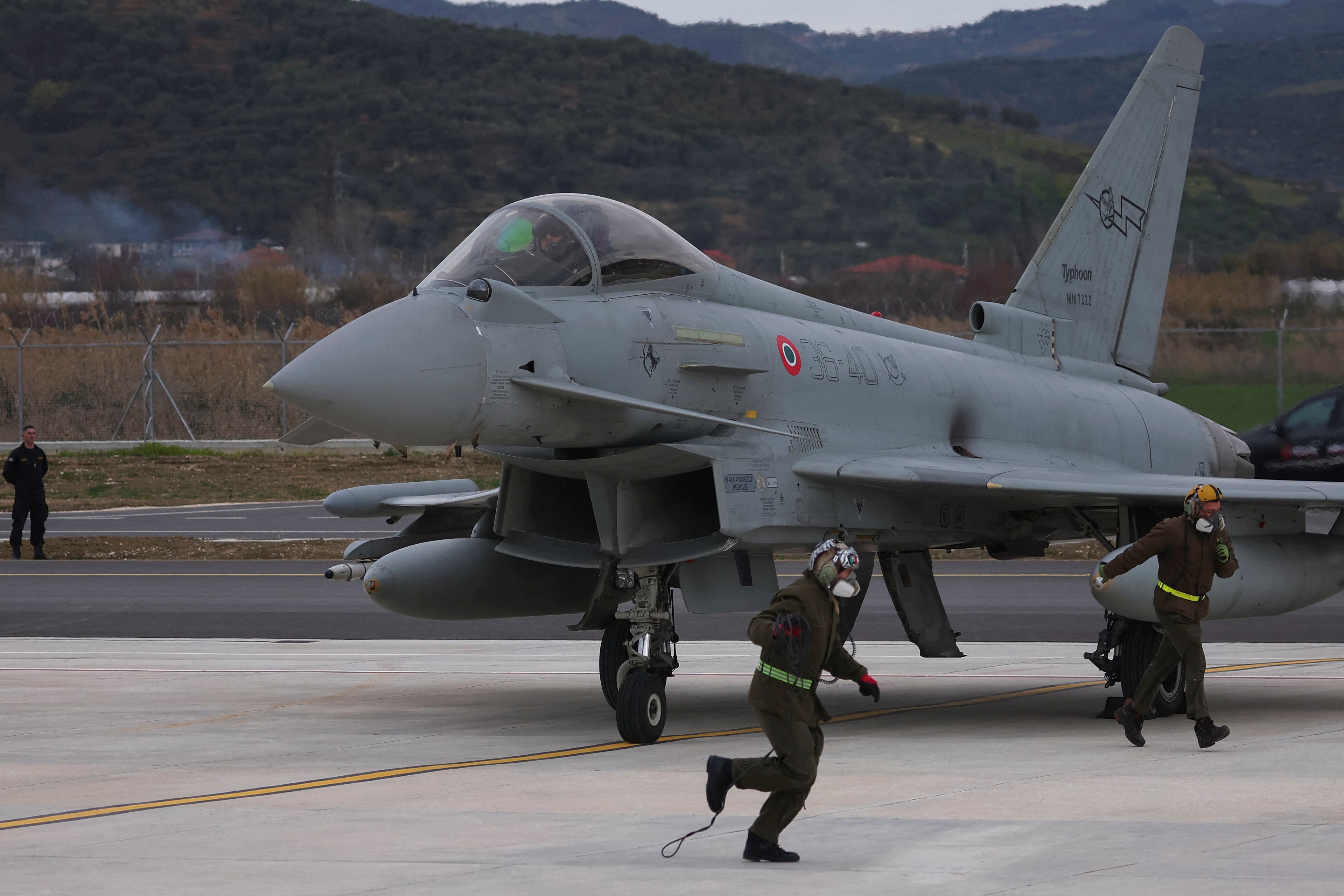 Nato odprl letalsko oporišče v Albaniji