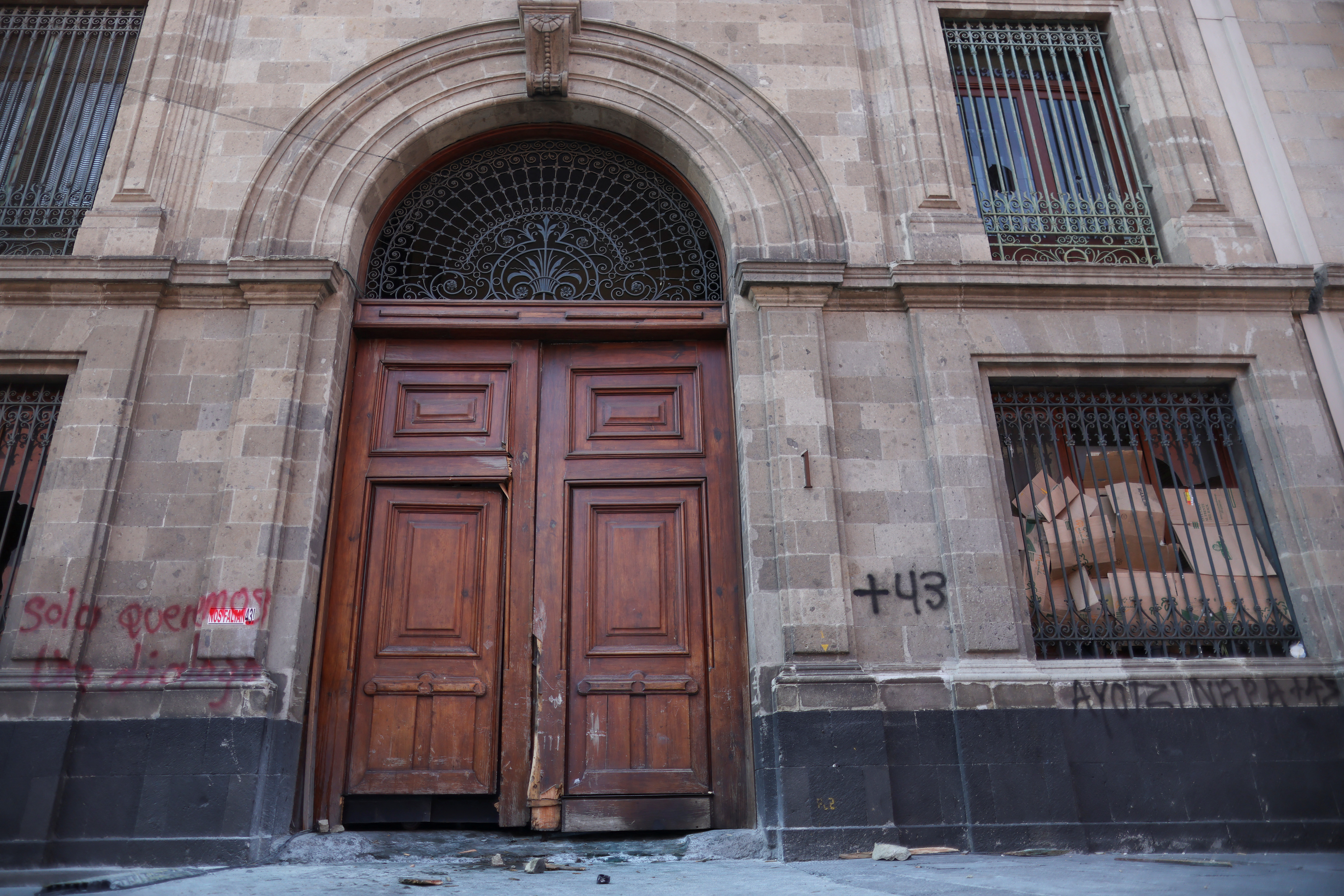 Mehika, državni udar, predsedniška palača