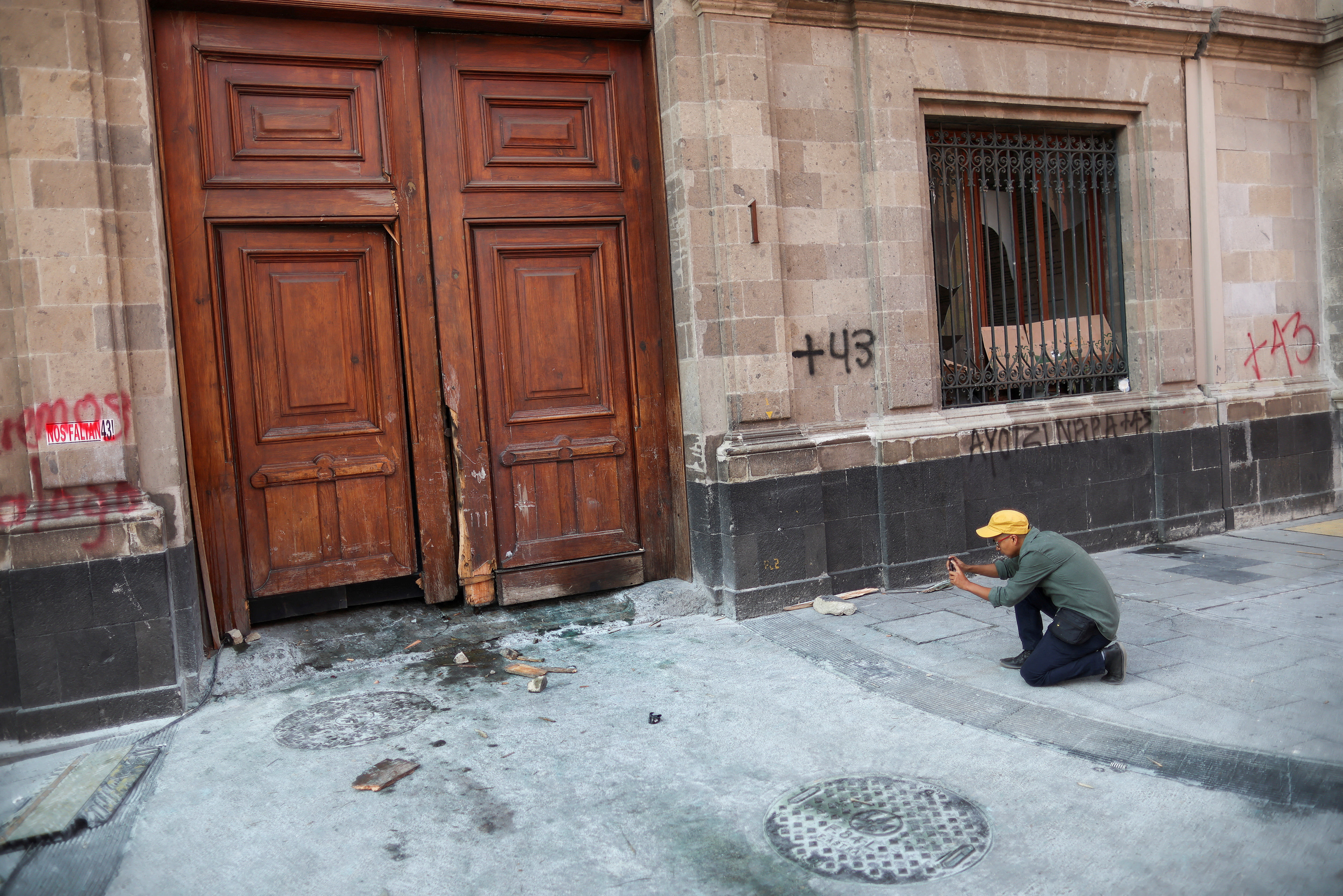 Mehika, državni udar, predsedniška palača