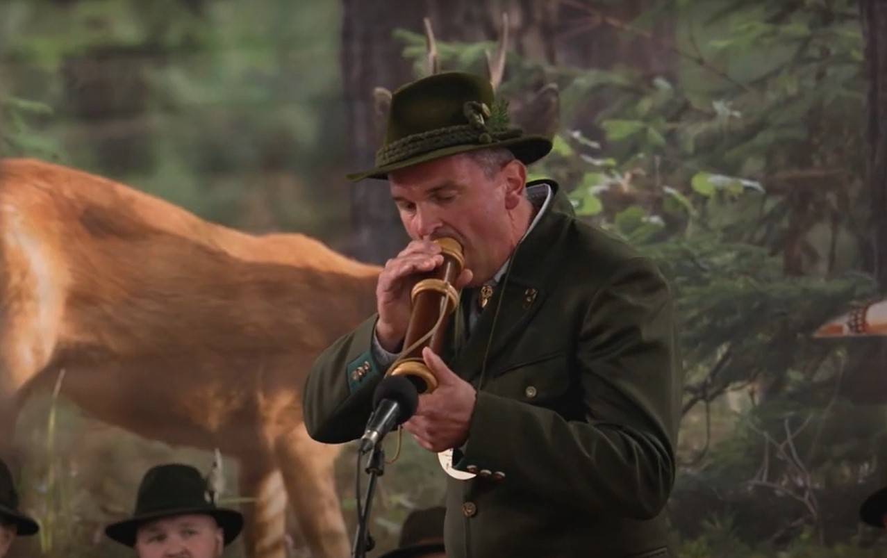 oponašanje jelenjega rukanja, rukanje, lovci, lovec