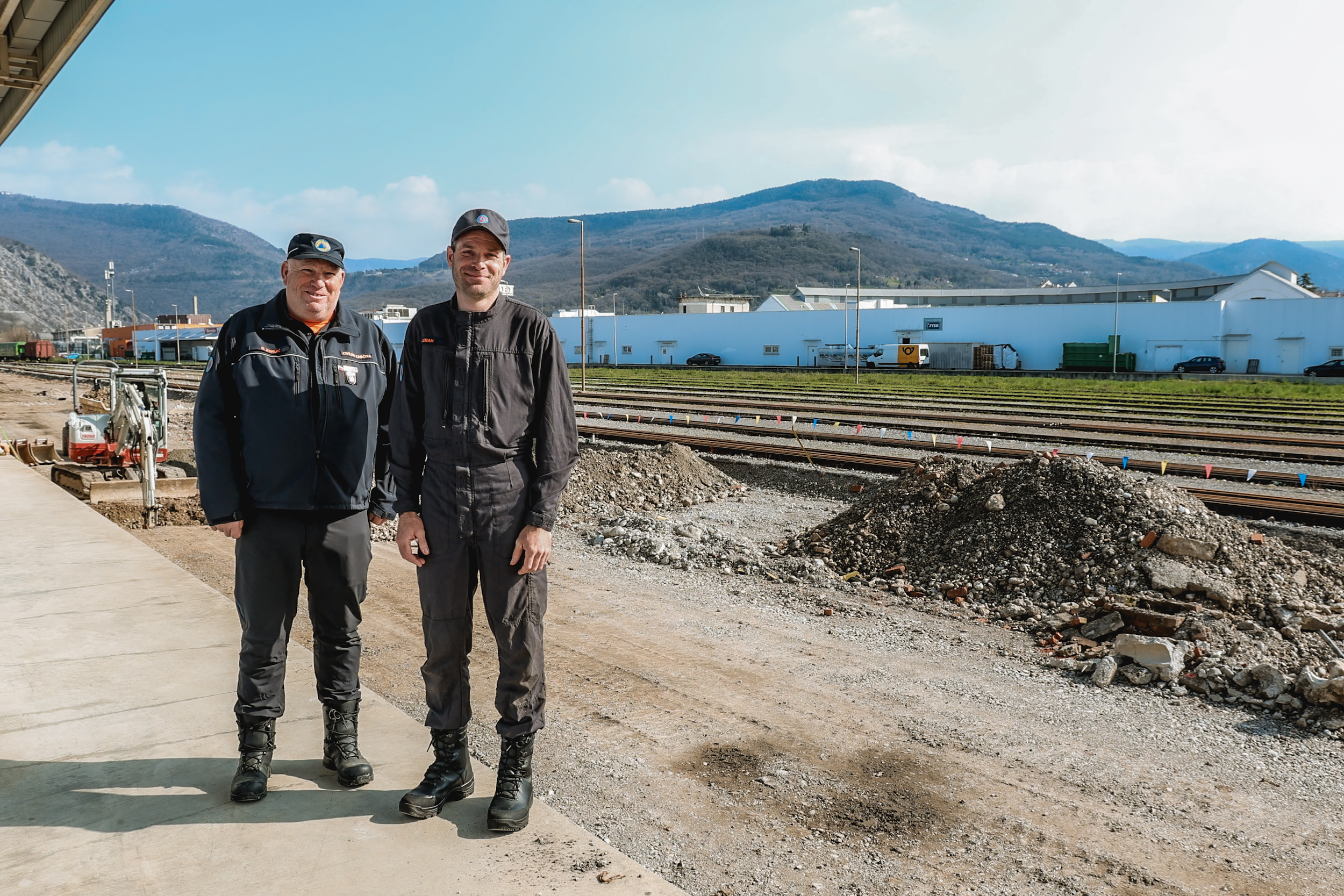 pirotehnika Darko Zonjič in Aljaž Leban (Foto: Mestna občina Nova Gorica)