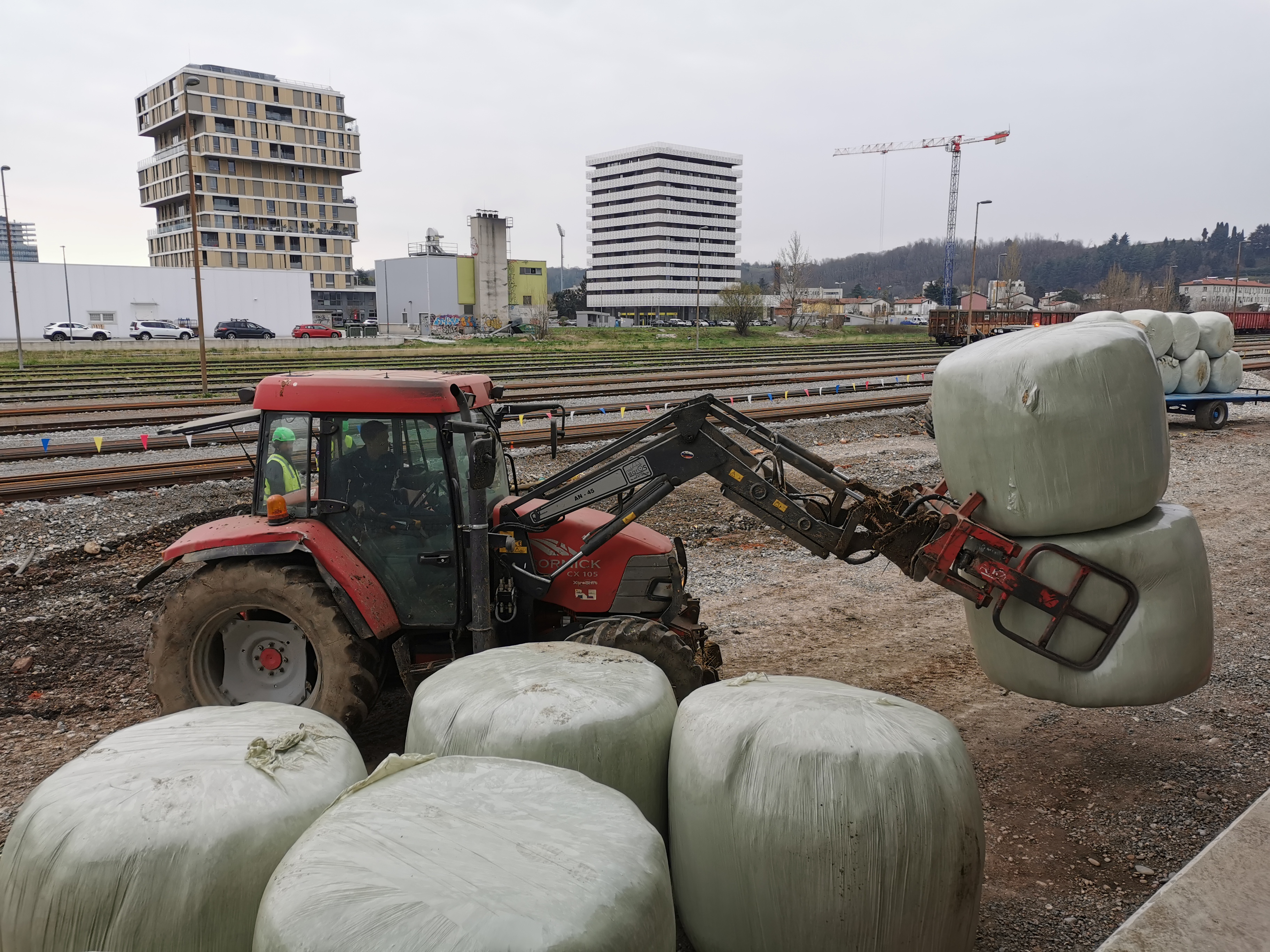 Dovoz bal  za deaktivacijo bombe marca 2024 (Foto: Mestna občina Nova Gorica)
