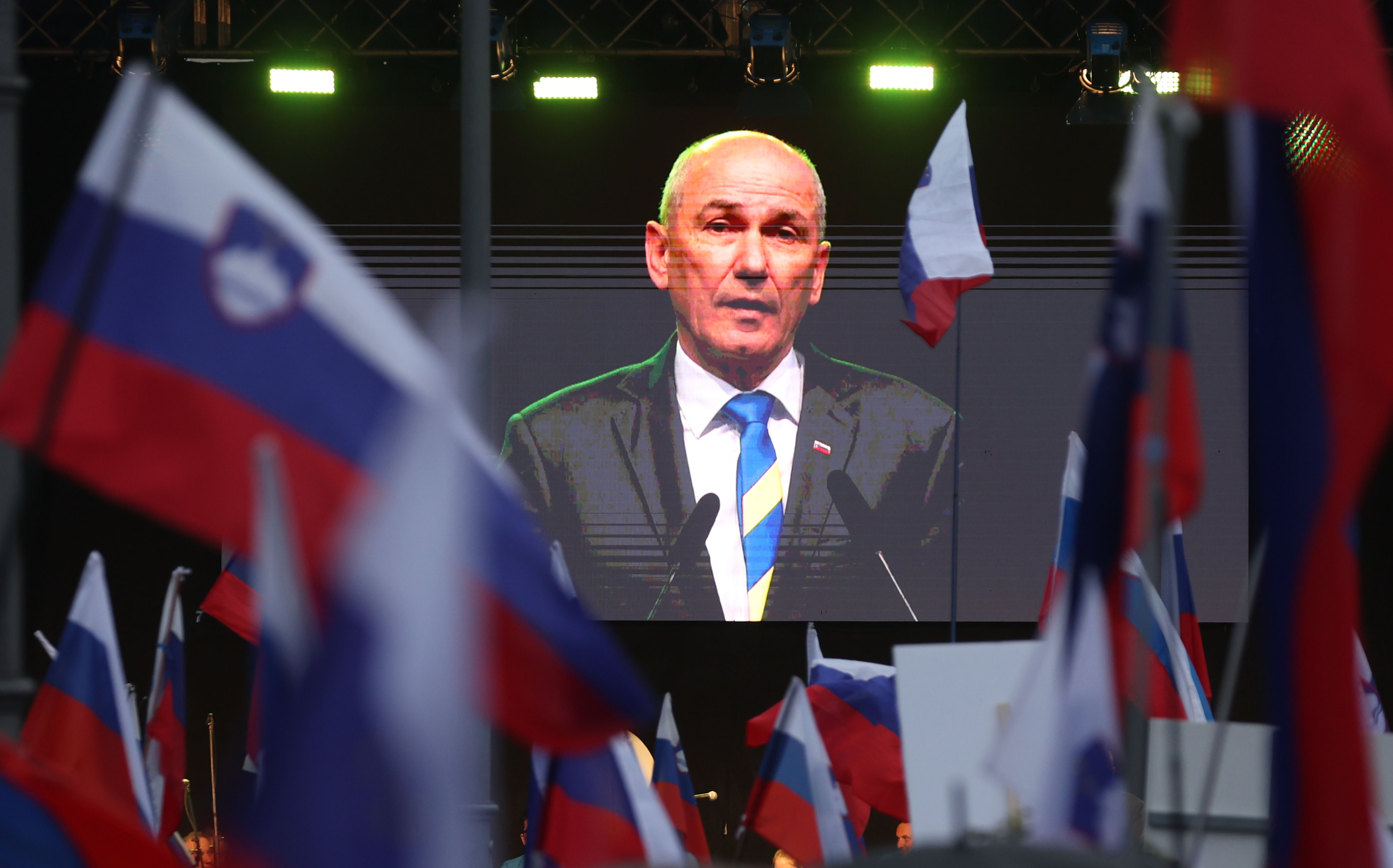 sds, protest, janez janša