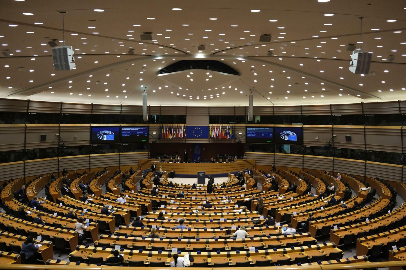 Brussels, Belgium. 16th Apr, 2020. General view of hemicycle during a one day plenary session of European Parliament . Credit: ALEXANDROS MICHAILIDIS/Alamy Live News