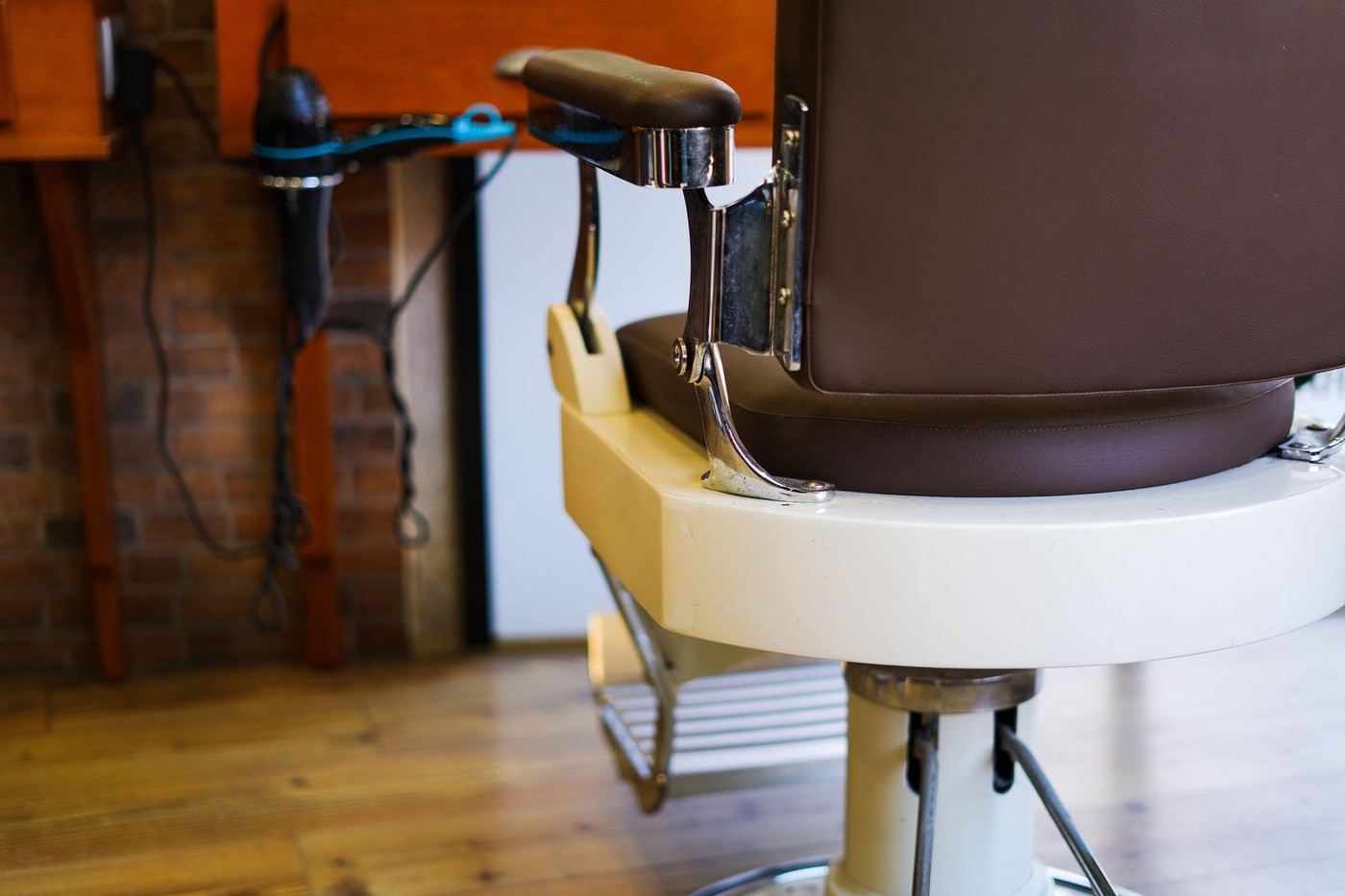 stol v kozmetičnem salonu