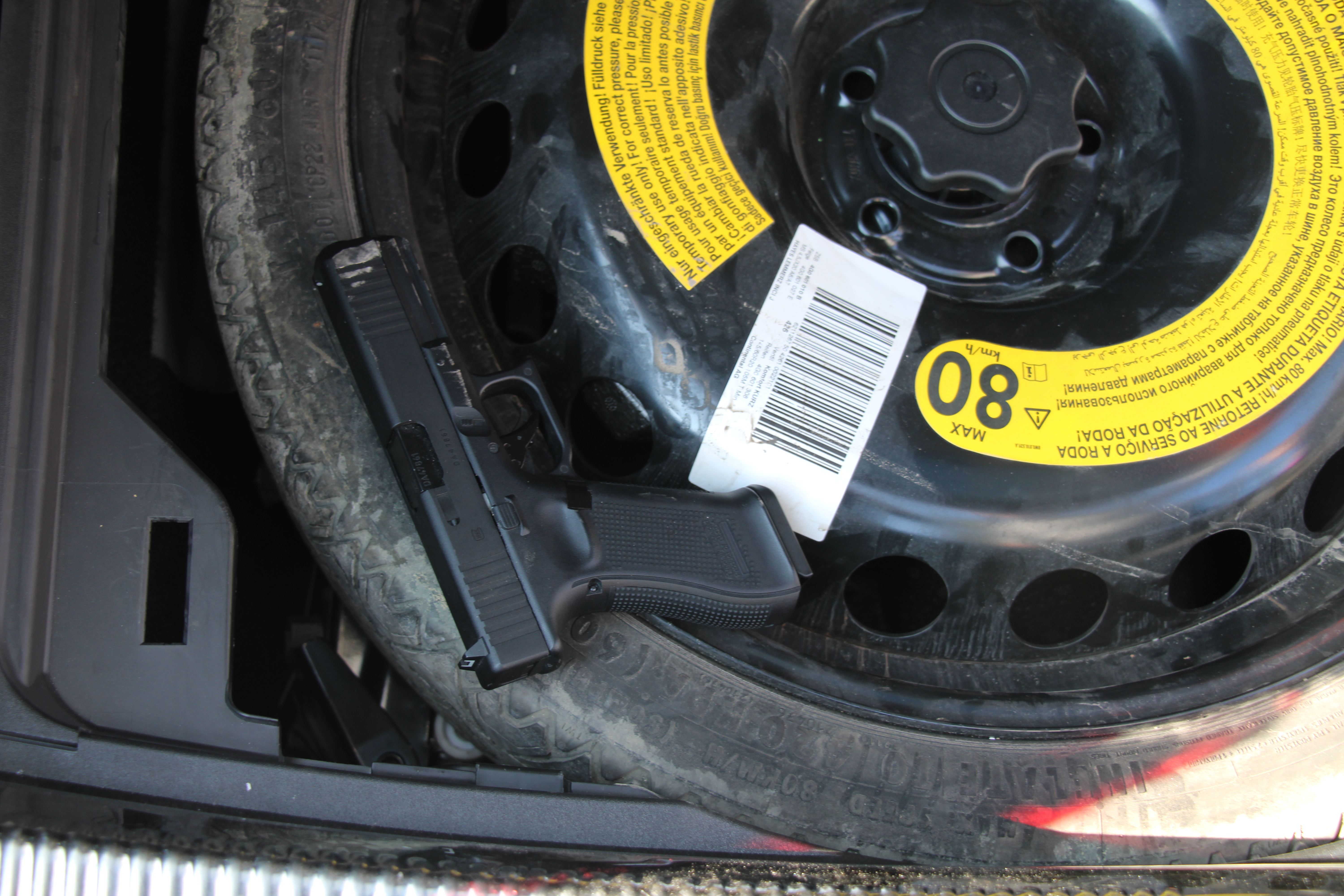 Velenjčan in dva Šoštanjčana z grožnjami in izsiljevanjem ogoljufali več ljudi