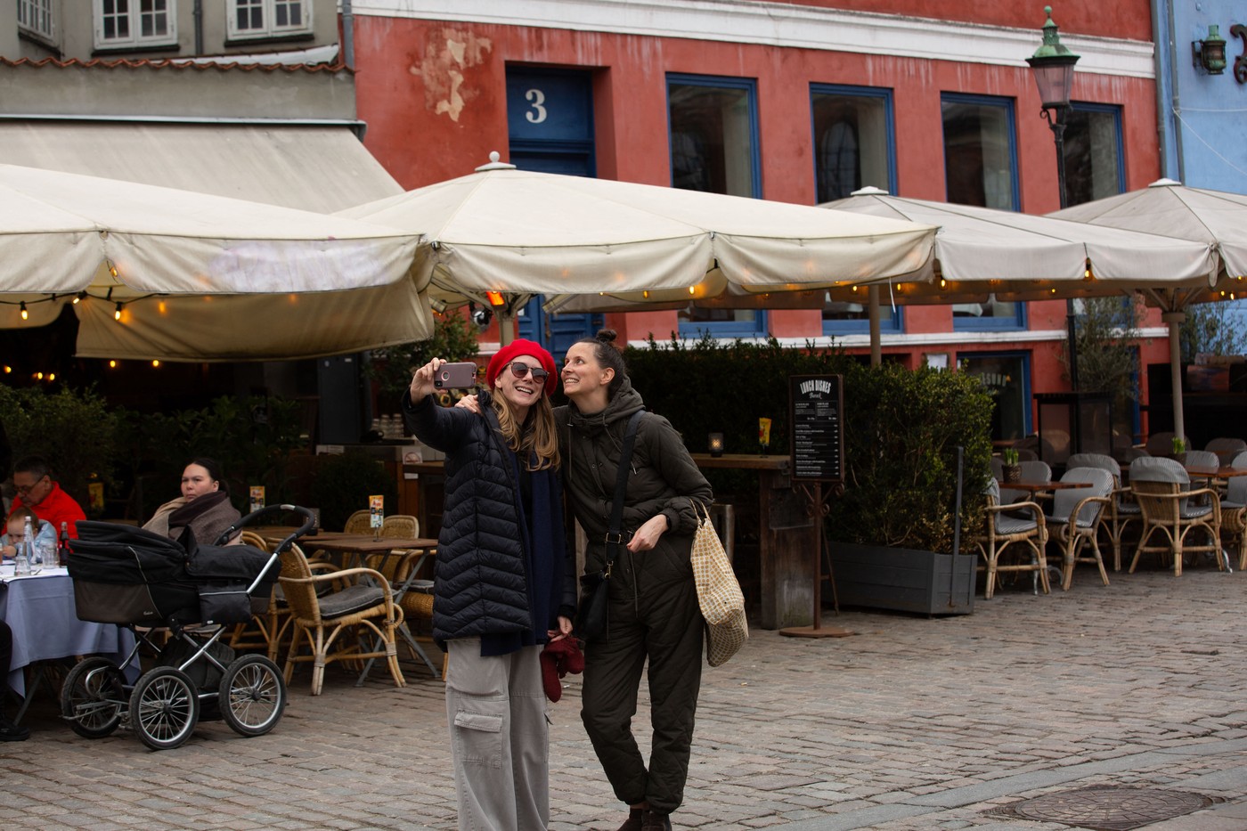 sreča, prijateljstvo, zadovoljstvo, prijateljici, selfi,