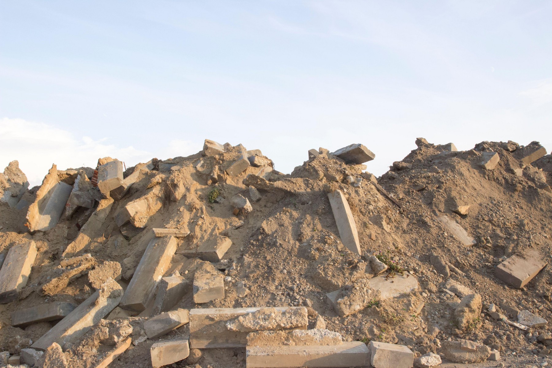 pesek odpadni material