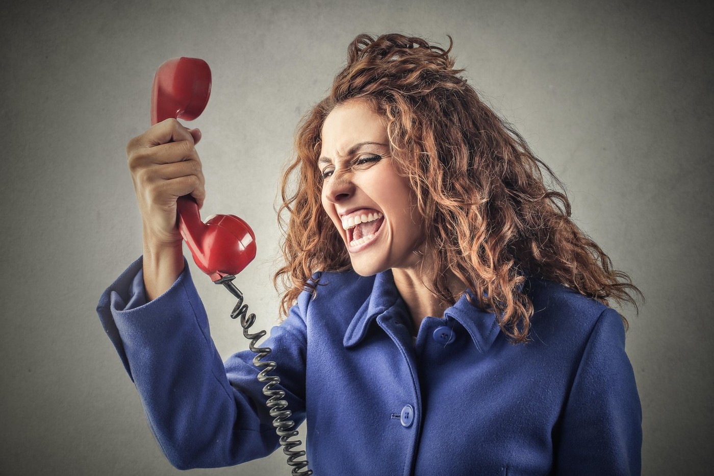 vzkipljiva ženska, telefon