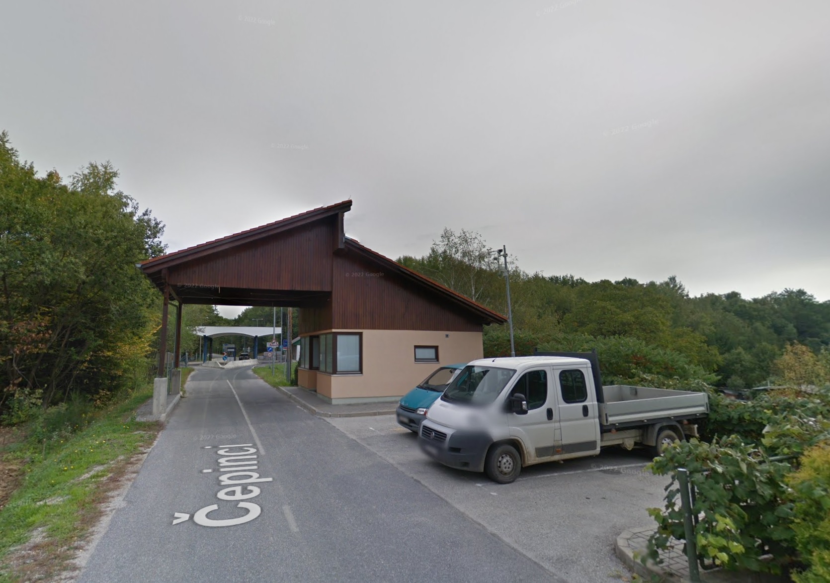 Stavba pred zrušenjem (Foto: Google Zemljevidi)