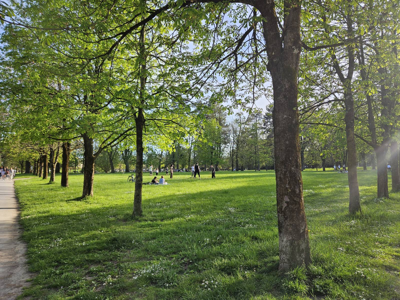 toplo vreme v Ljubljani aprila, Tivoli