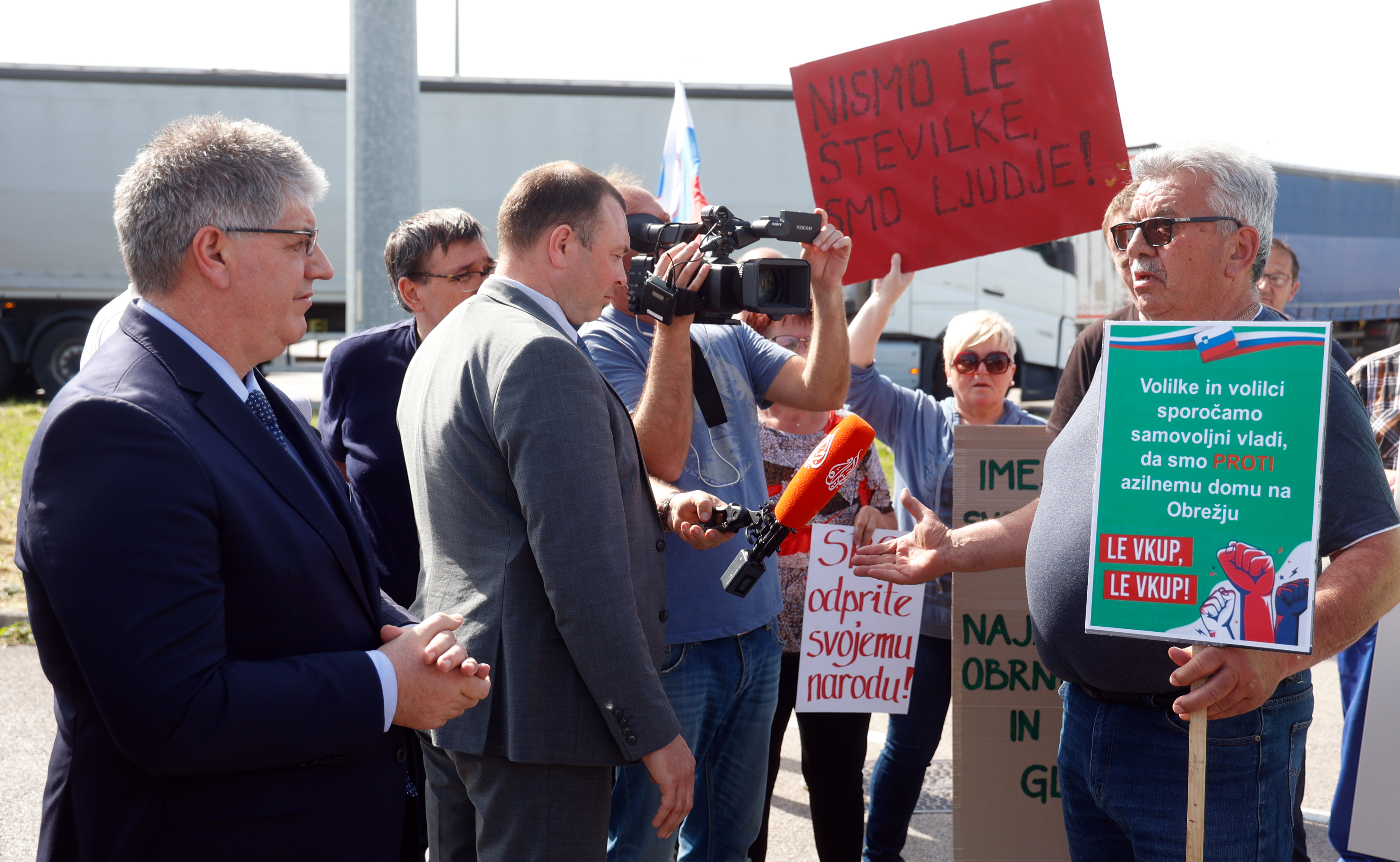 Obisk notranjega ministra Poklukarja in generalnega direktorja policije Jušića na Obrežju (Foto: BOBO)
