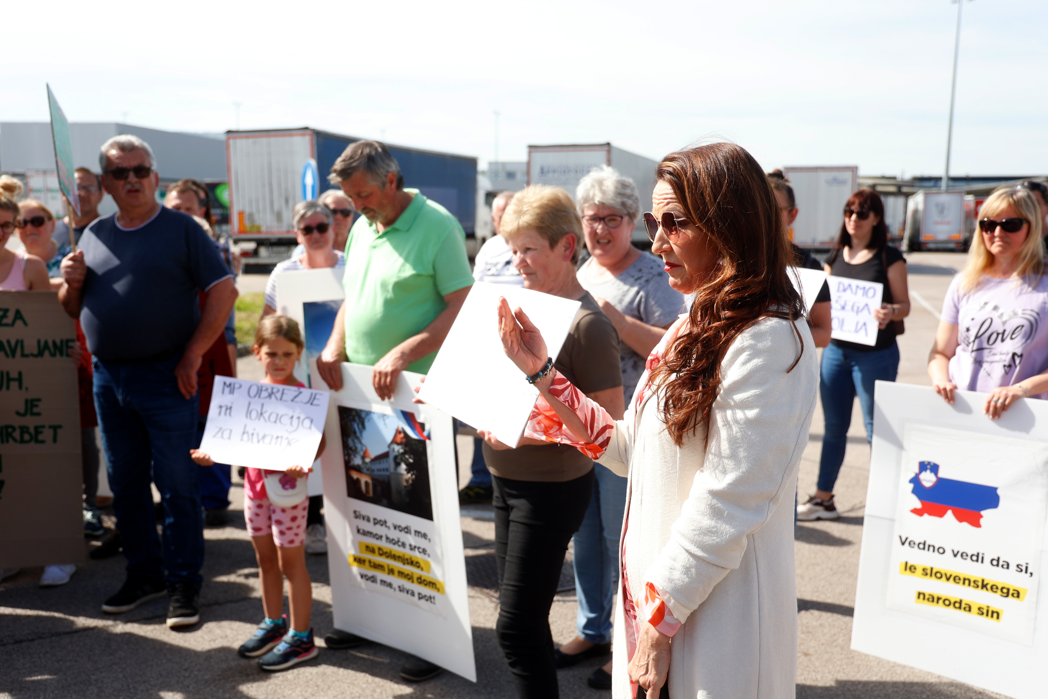 Obisk notranjega ministra Poklukarja in generalnega direktorja policije Jušića na Obrežju (Foto: BOBO)