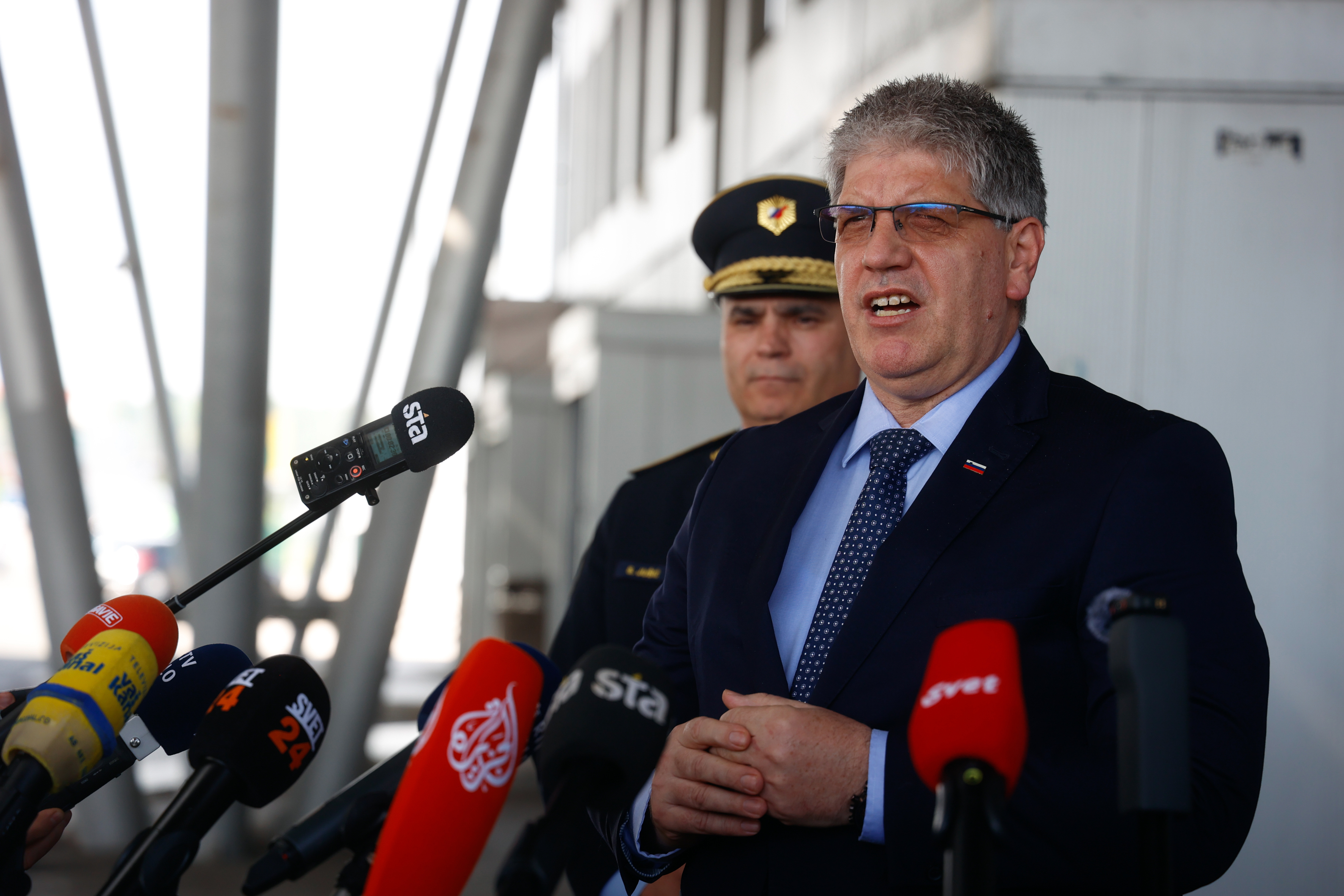 Obisk notranjega ministra Poklukarja in generalnega direktorja policije Jušića na Obrežju (Foto: BOBO)