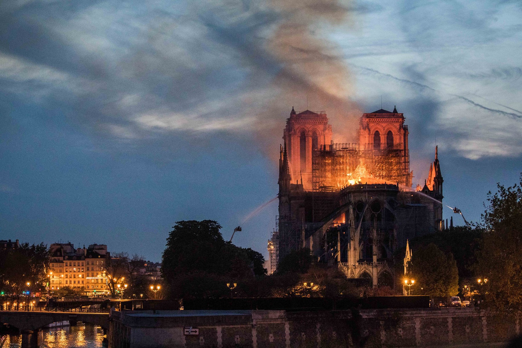 Aprila 2019 je zagorela pariška katedrala Notre Dame (Foto: PROFIMEDIA)