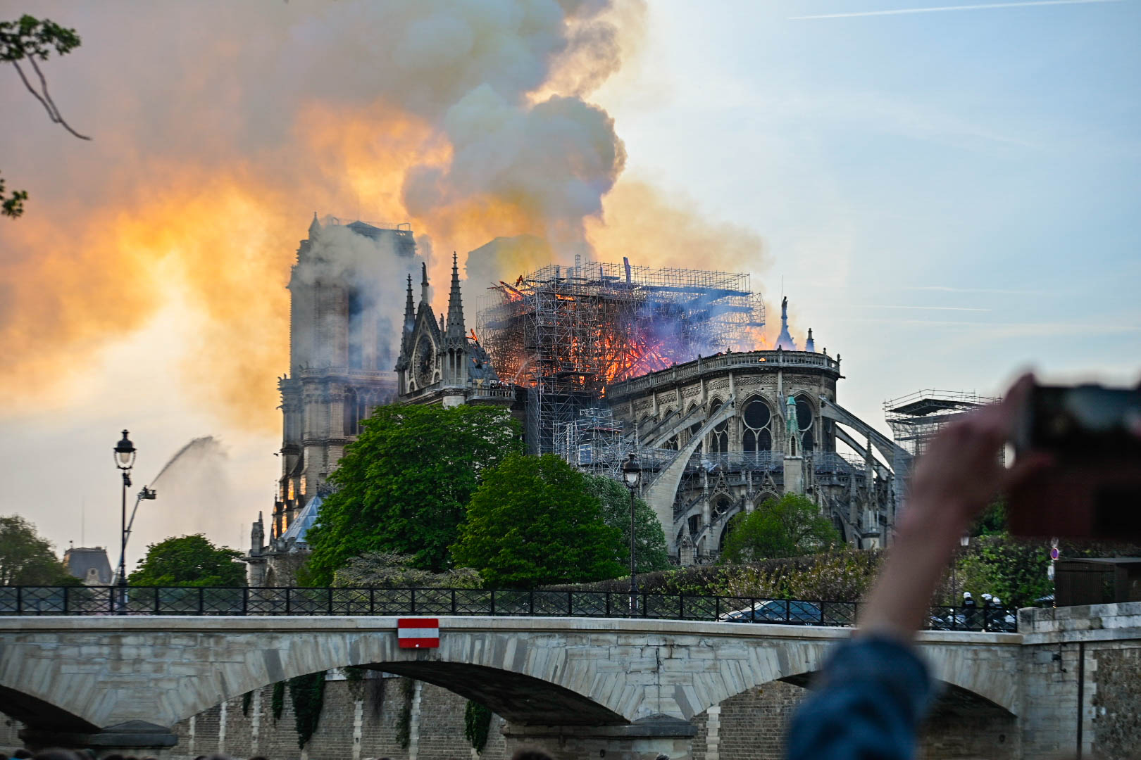 Aprila 2019 je zagorela pariška katedrala Notre Dame