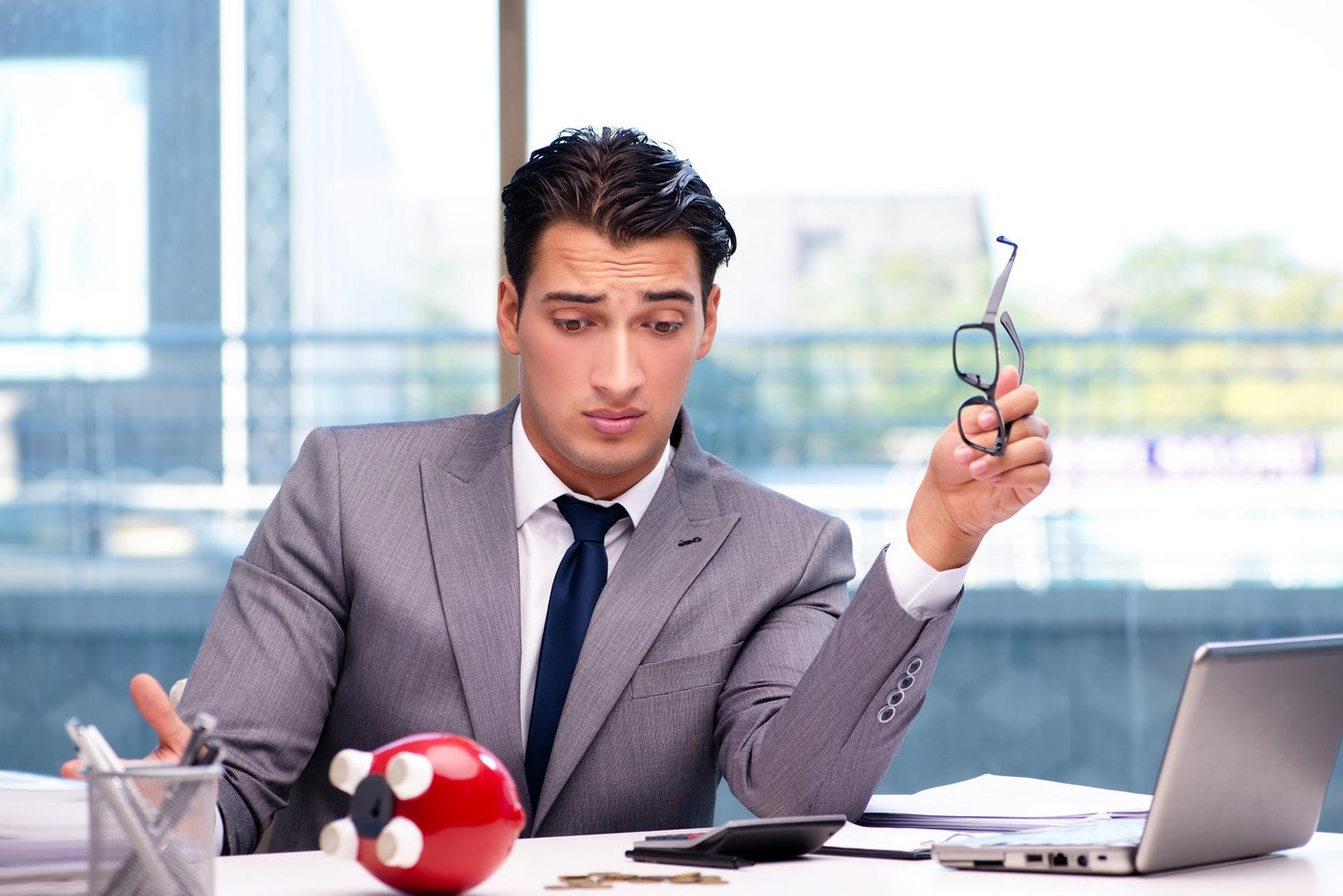 poslovnež, finančne težave