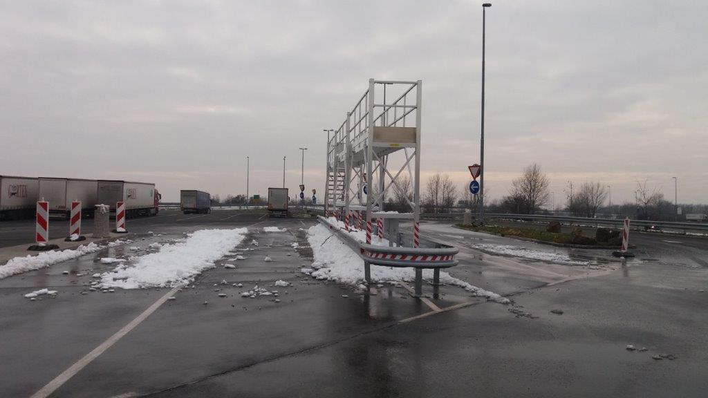 prometni znak za podest