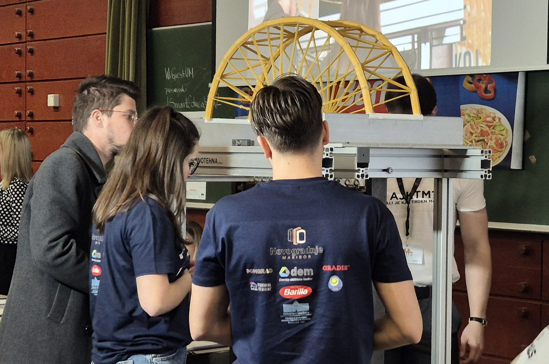 špageti, gradnja mostu