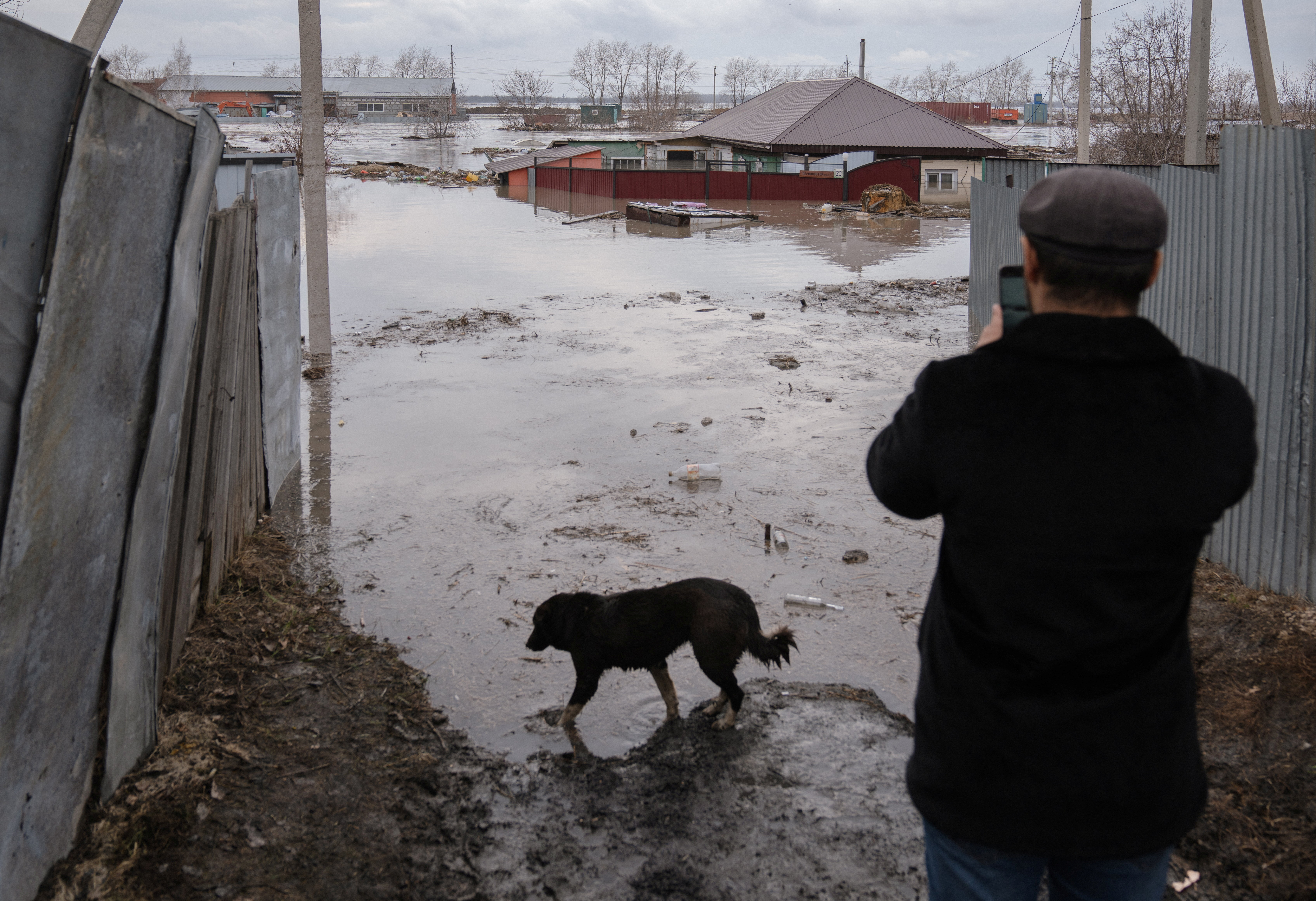 Poplave na severu Kazahstana (Foto: REUTERS/Turar Kazangapov)