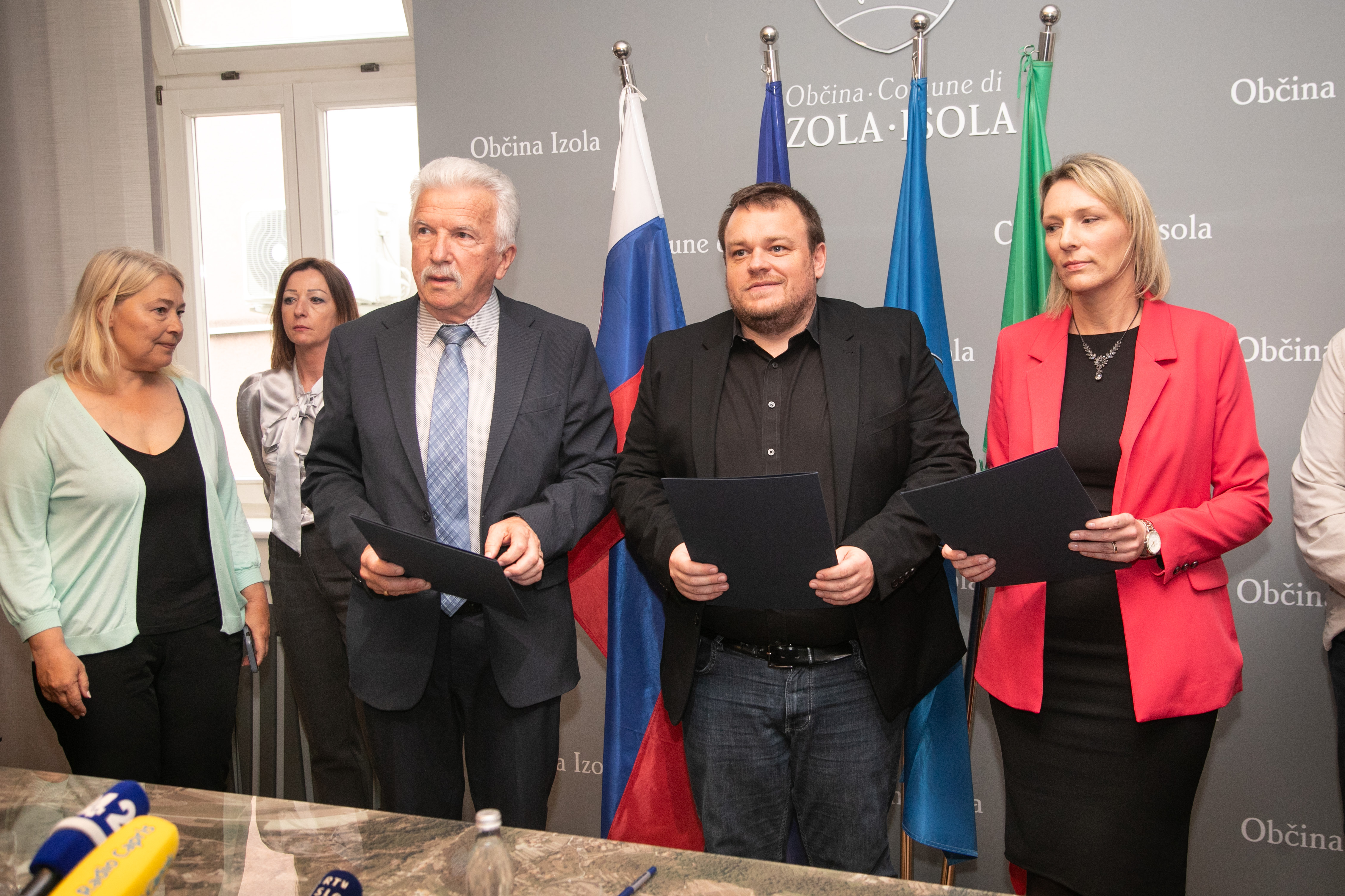 Podpis pogodbe v Domu upokojencev Izola (Foto: Tomaž Primožič/FPA/BOBO)