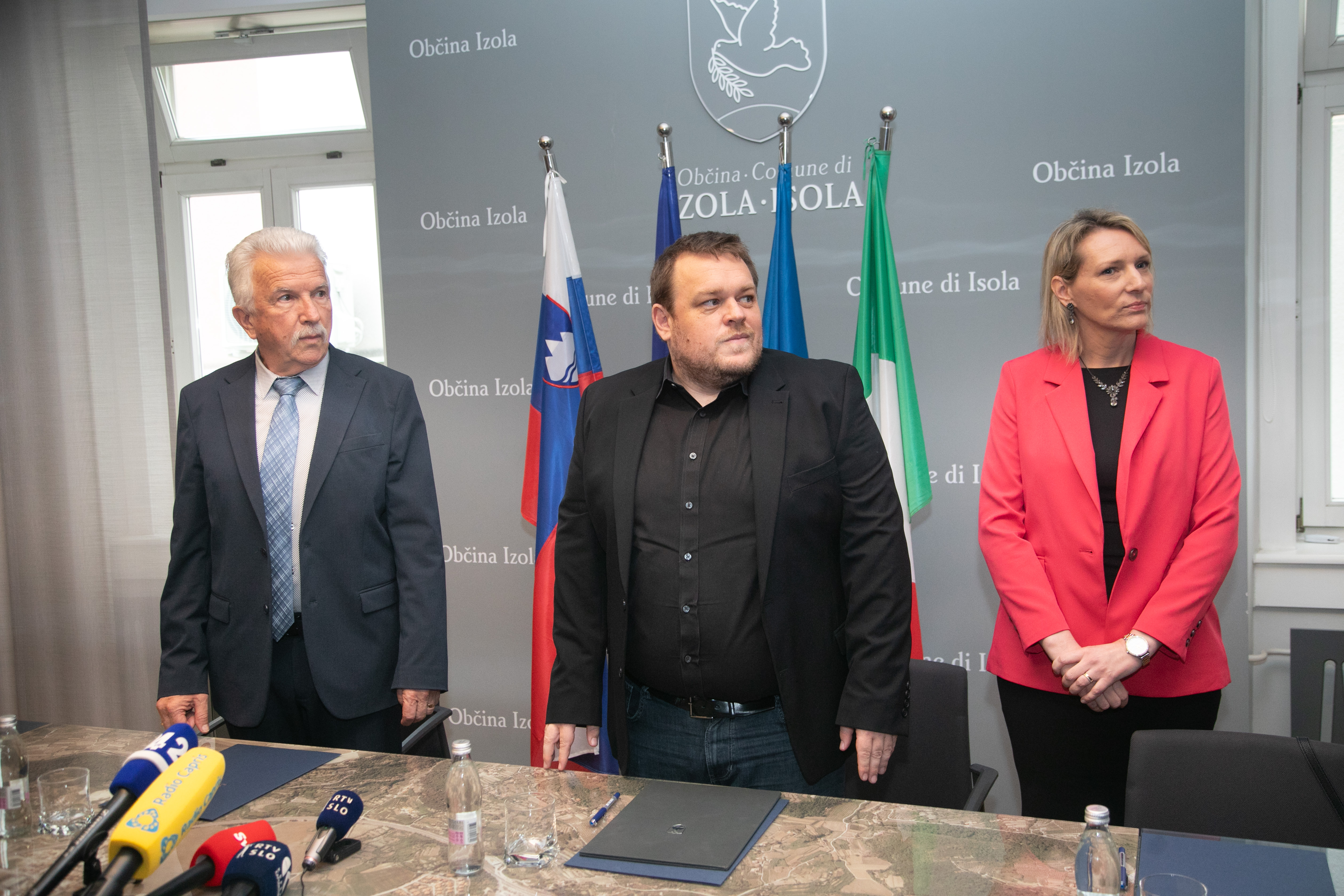 Podpis pogodbe v Domu upokojencev Izola