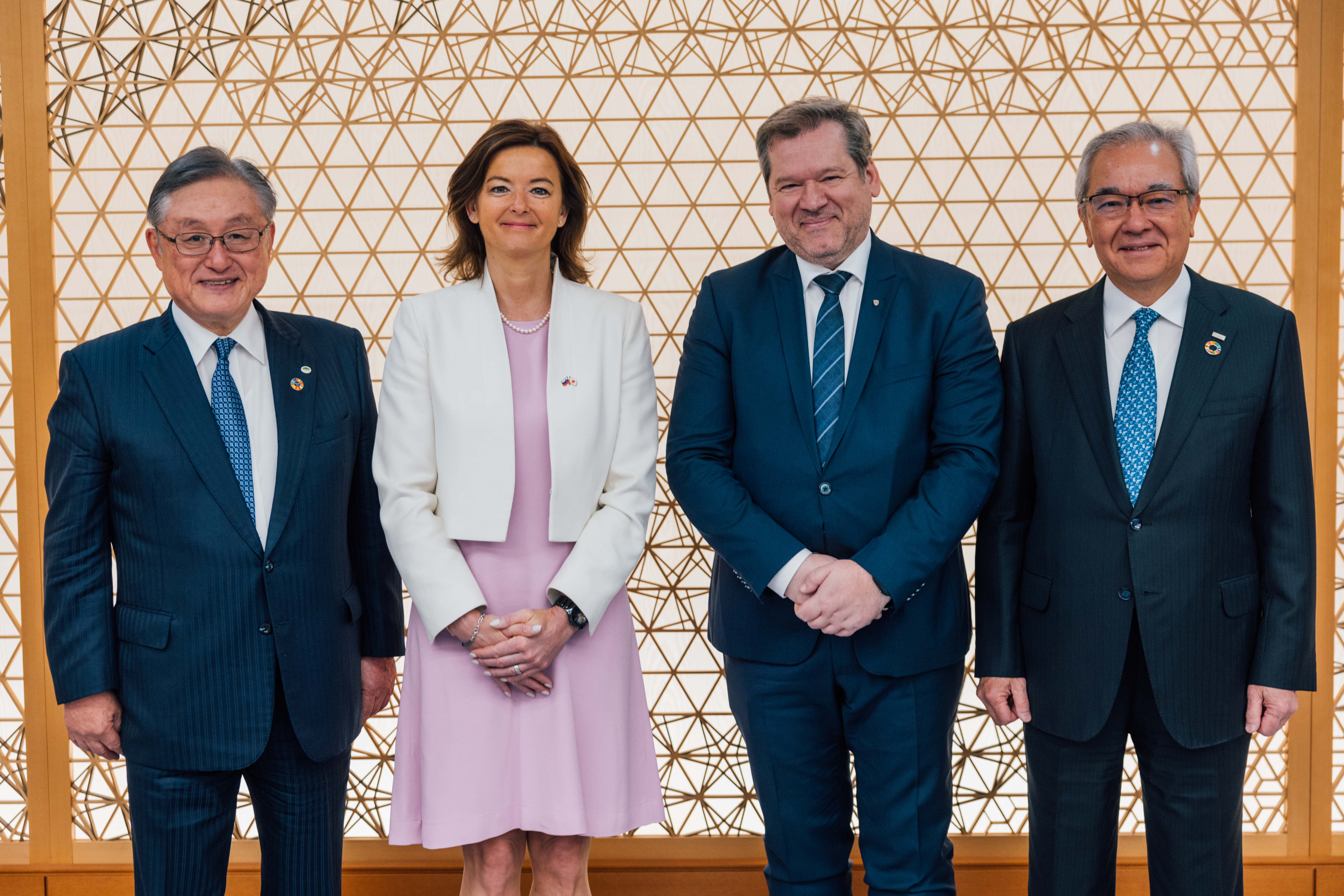 Tanja Fajon, Igor Papič, Japonska