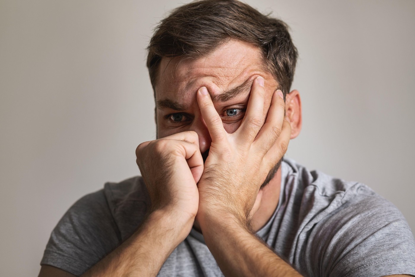 oseba, jeza, žalost, obup