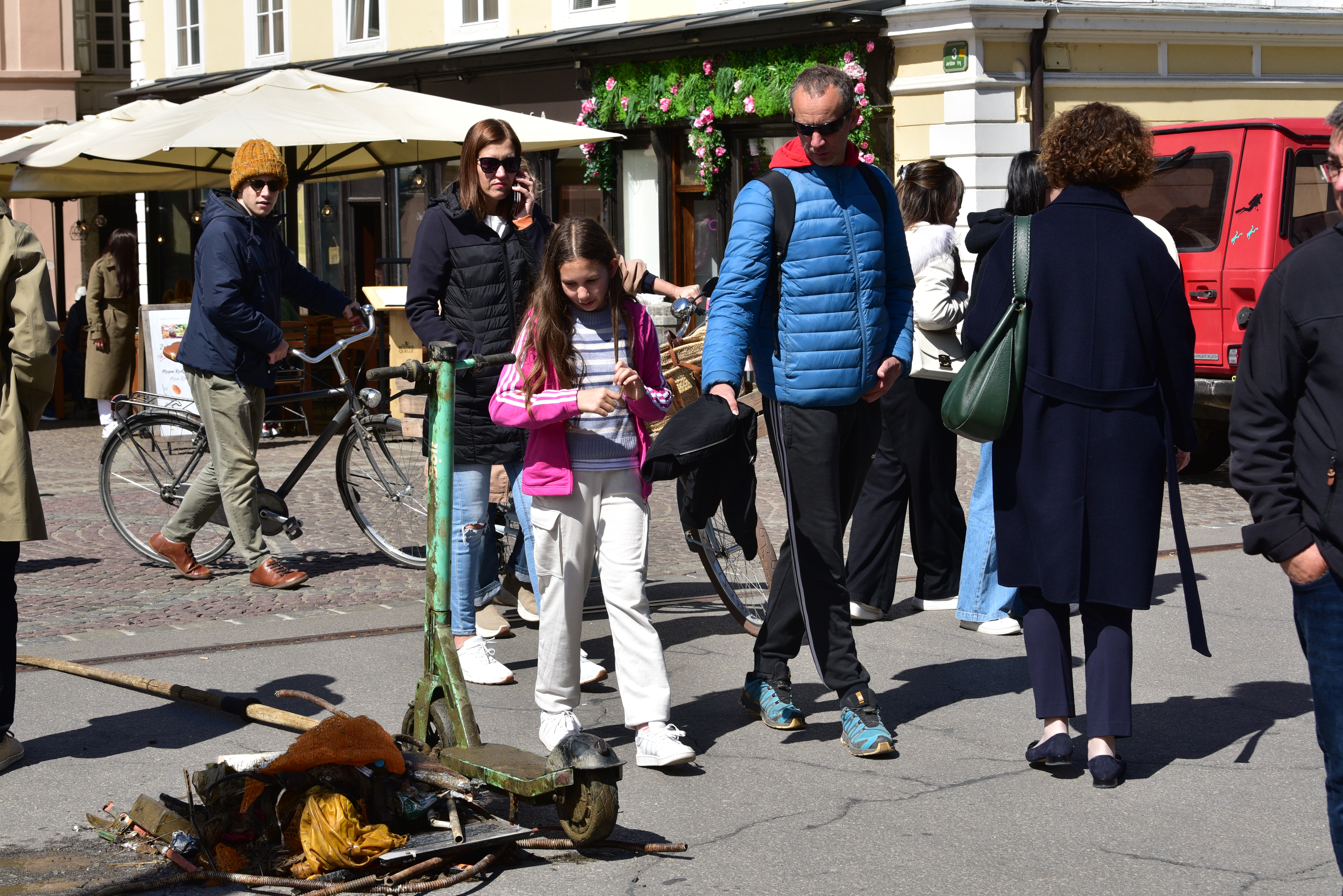 Čiščenje Ljubljanice (Foto: Igor Kupljenik/BOBO)