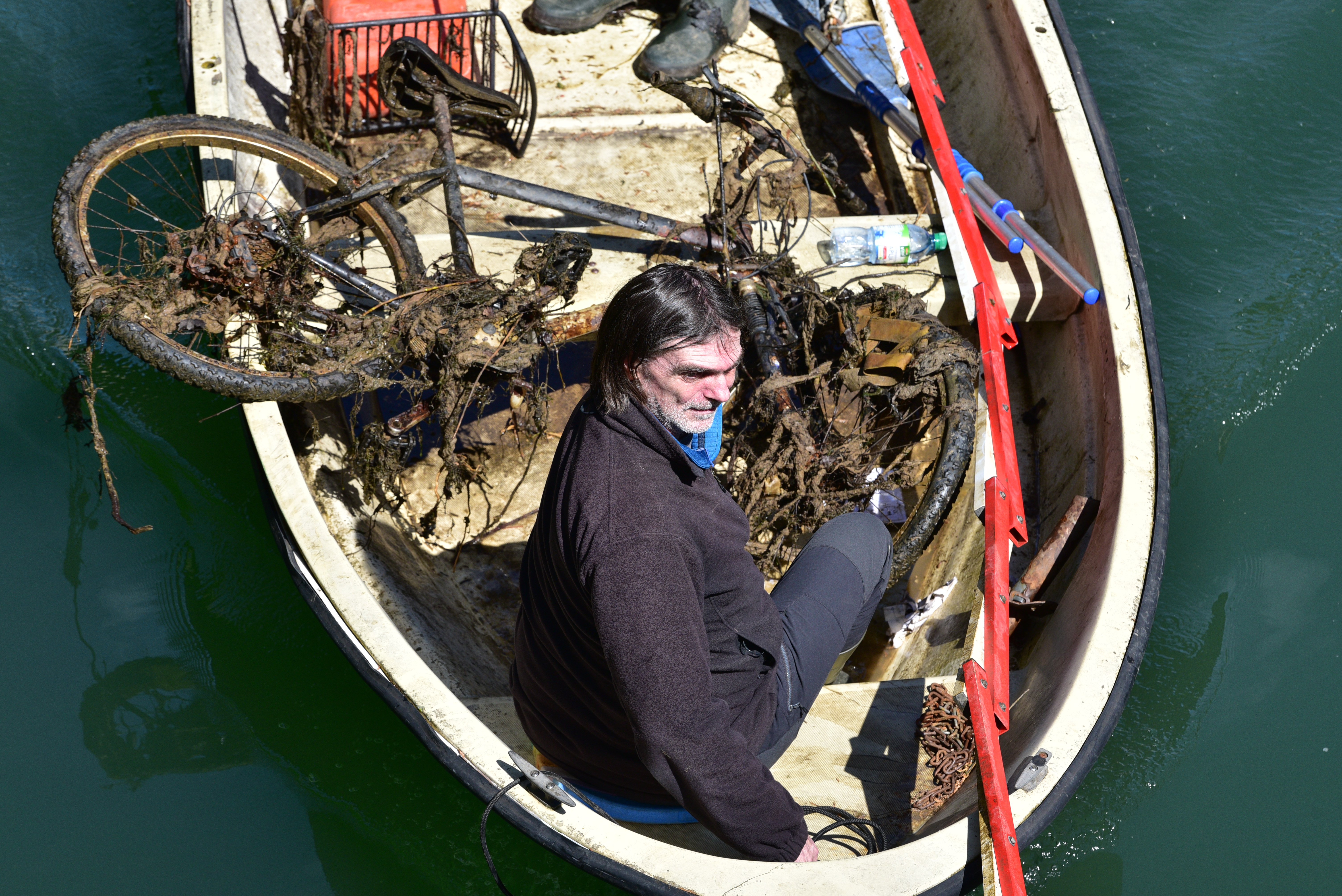 Čiščenje Ljubljanice (Foto: Igor Kupljenik/BOBO)