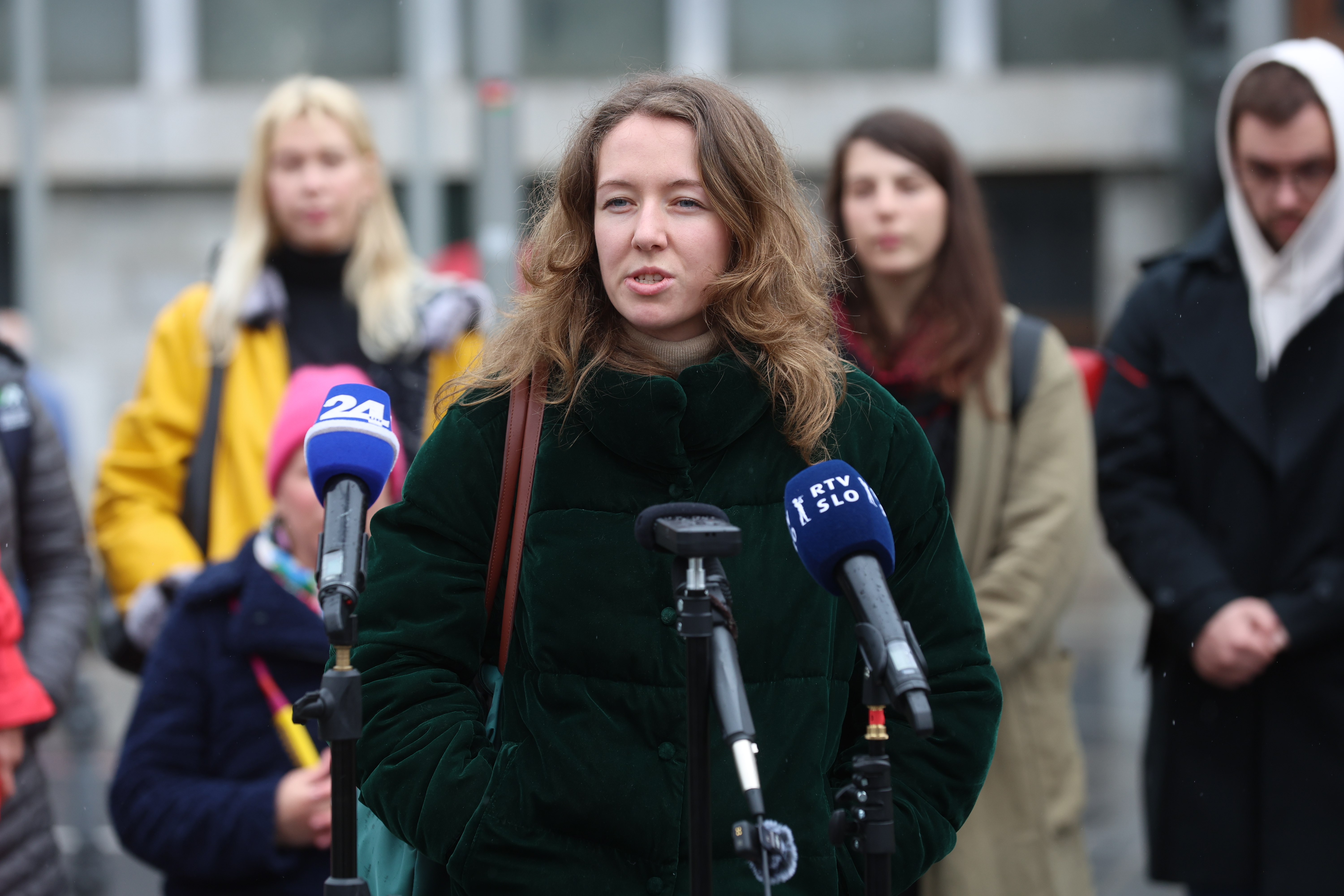 Inštitut 8. marec, splav