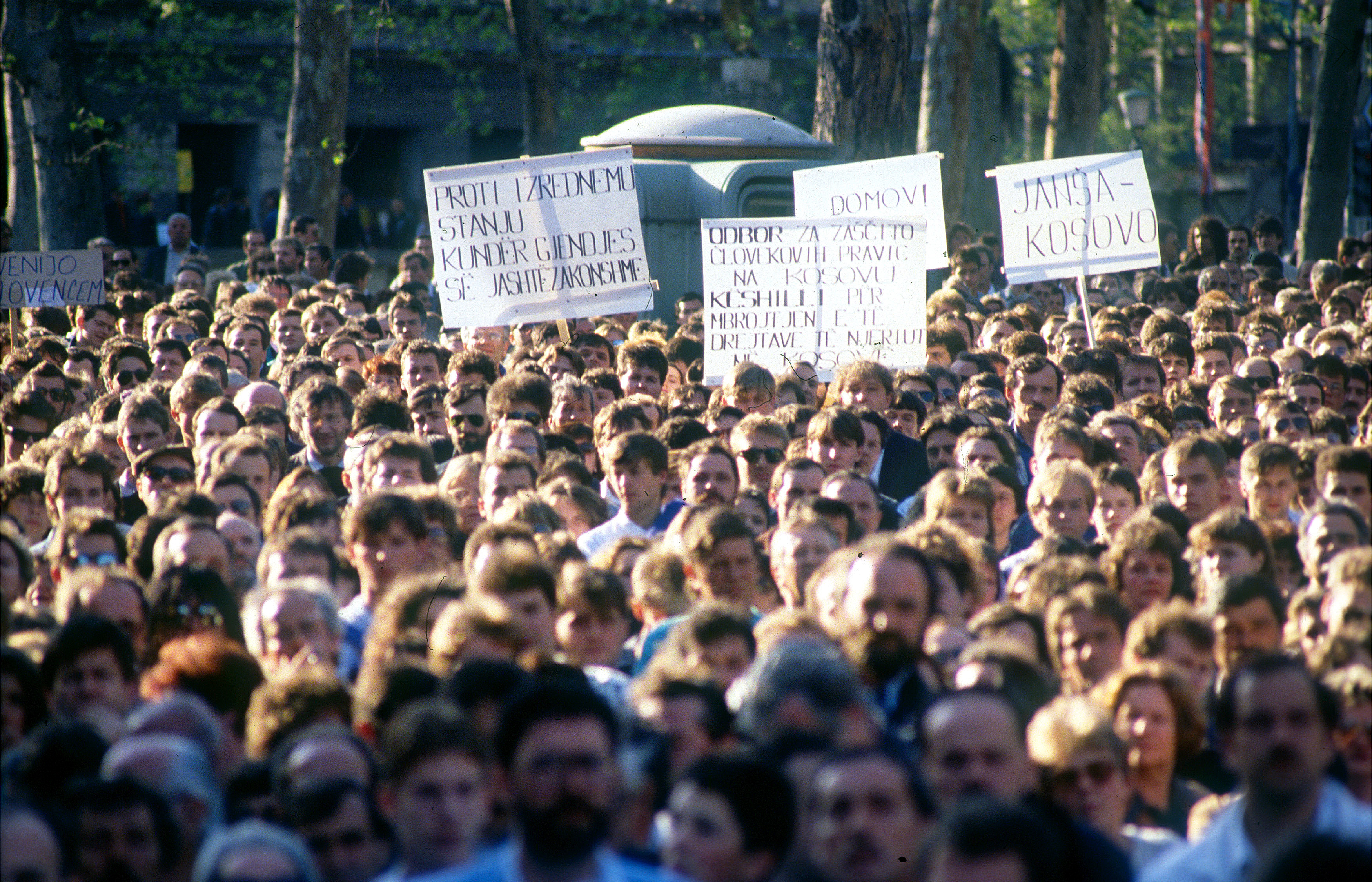 Množično protestno zborovanje na Kongresnem trgu v Ljubljani 8. maja 1989