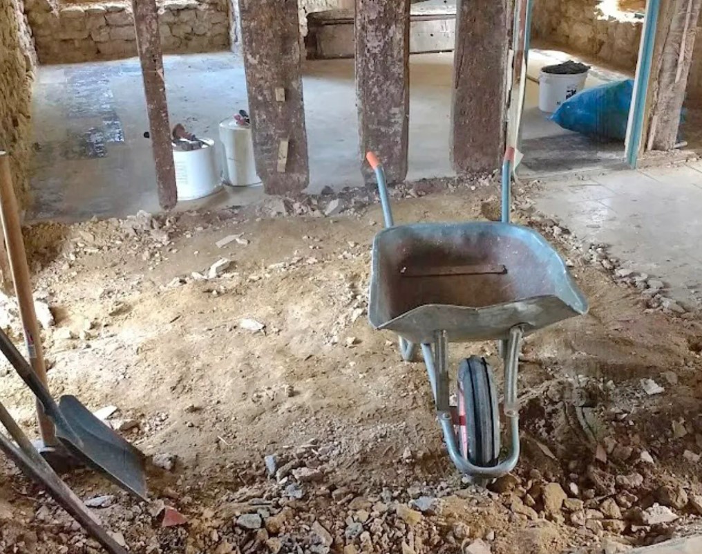 klet, samokolnica, zemlja, kopanje