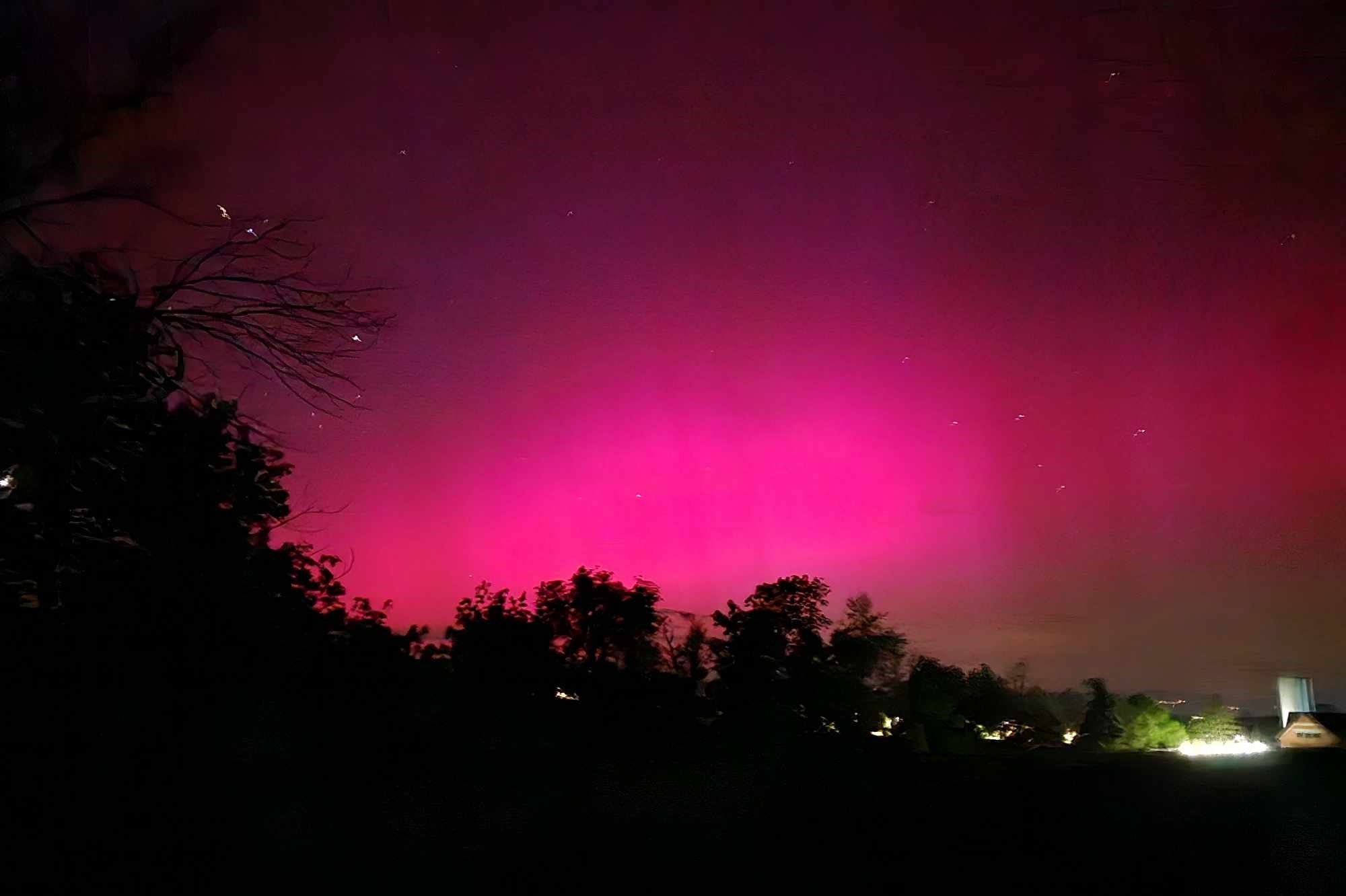 Rožnati odtenki nad Šentjernejem, 10. 5. zvečer (Foto: Daša Drobež)