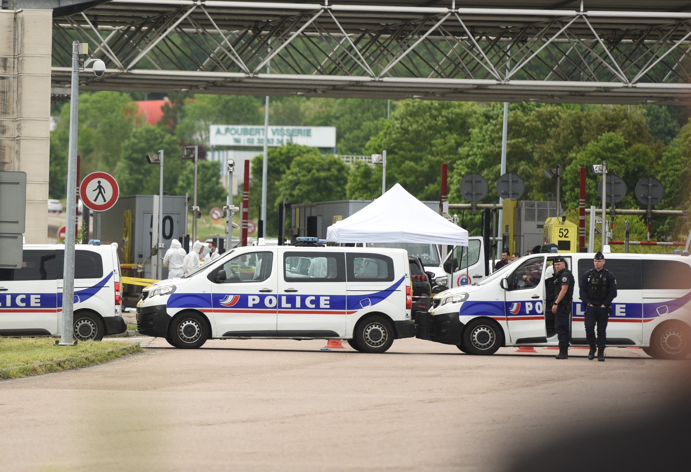 ZAPORNIK, POBEG, MUHA