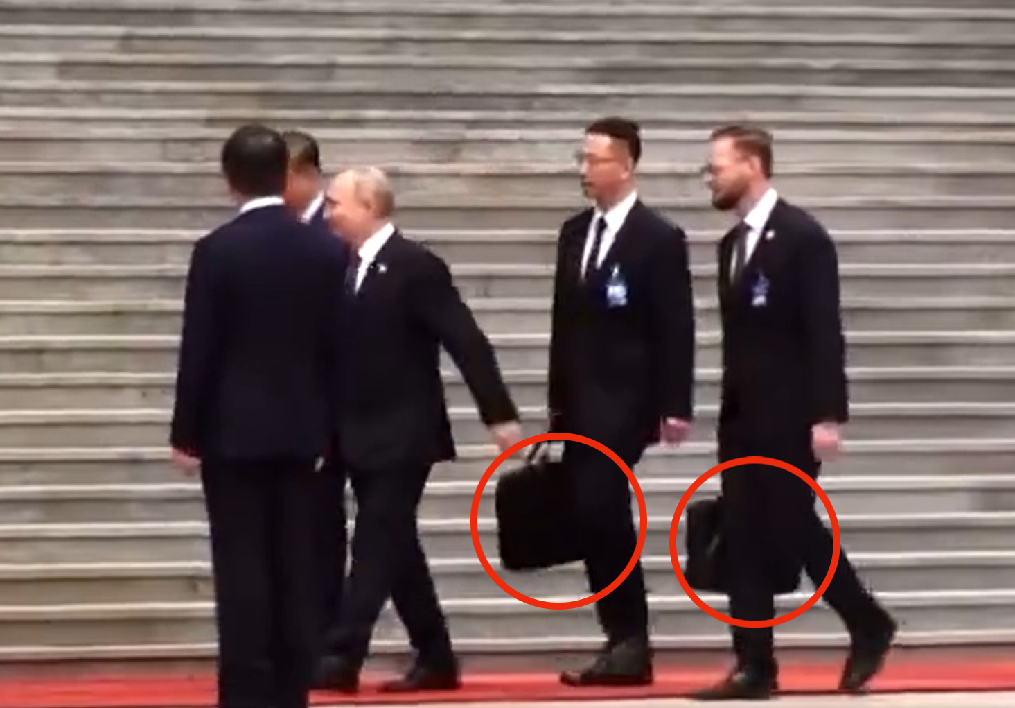 Vladimir Putin, Ši Džinping, jedrski kovček