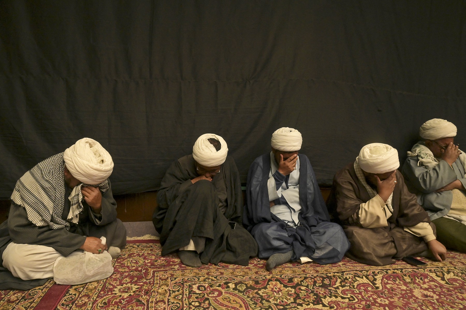 Iranci se poslavljajo od umrlega predsednika Raisija