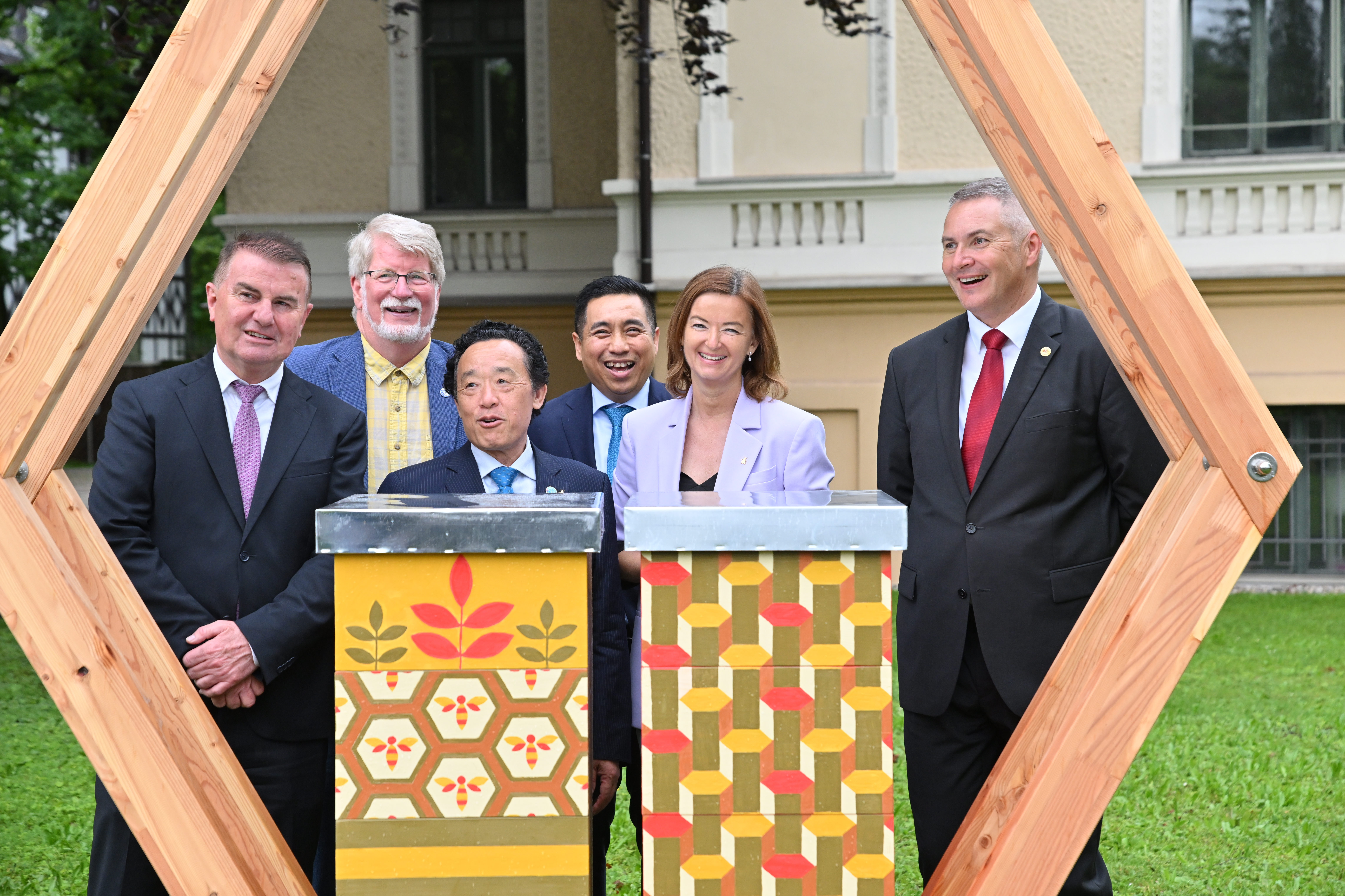 QU Dongyu, Tanja Fajon, čebelnjak, ministrstvo za zunanje zadeve