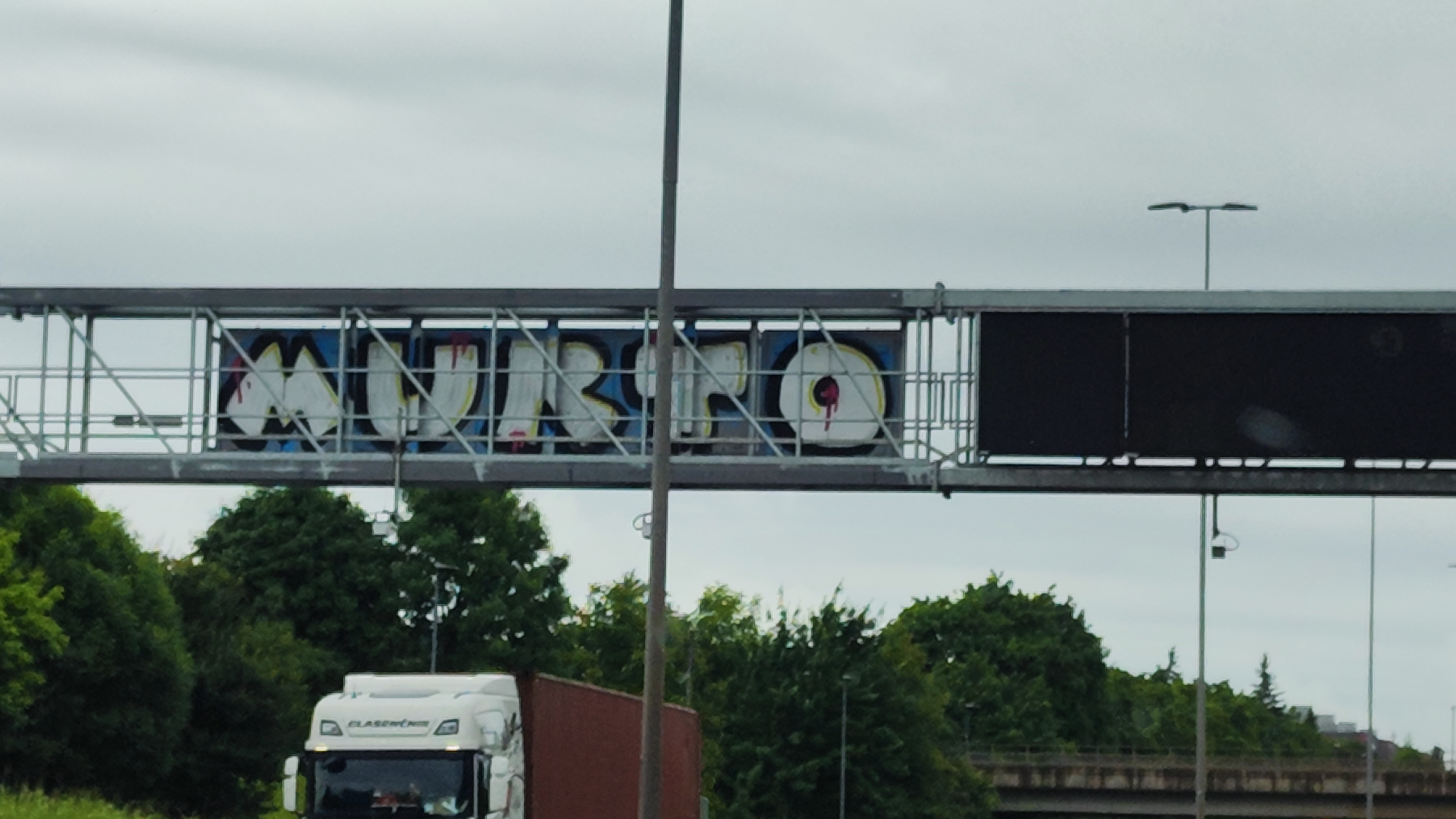 Grafitarski podpis v Ljubljani. (Foto: N1)