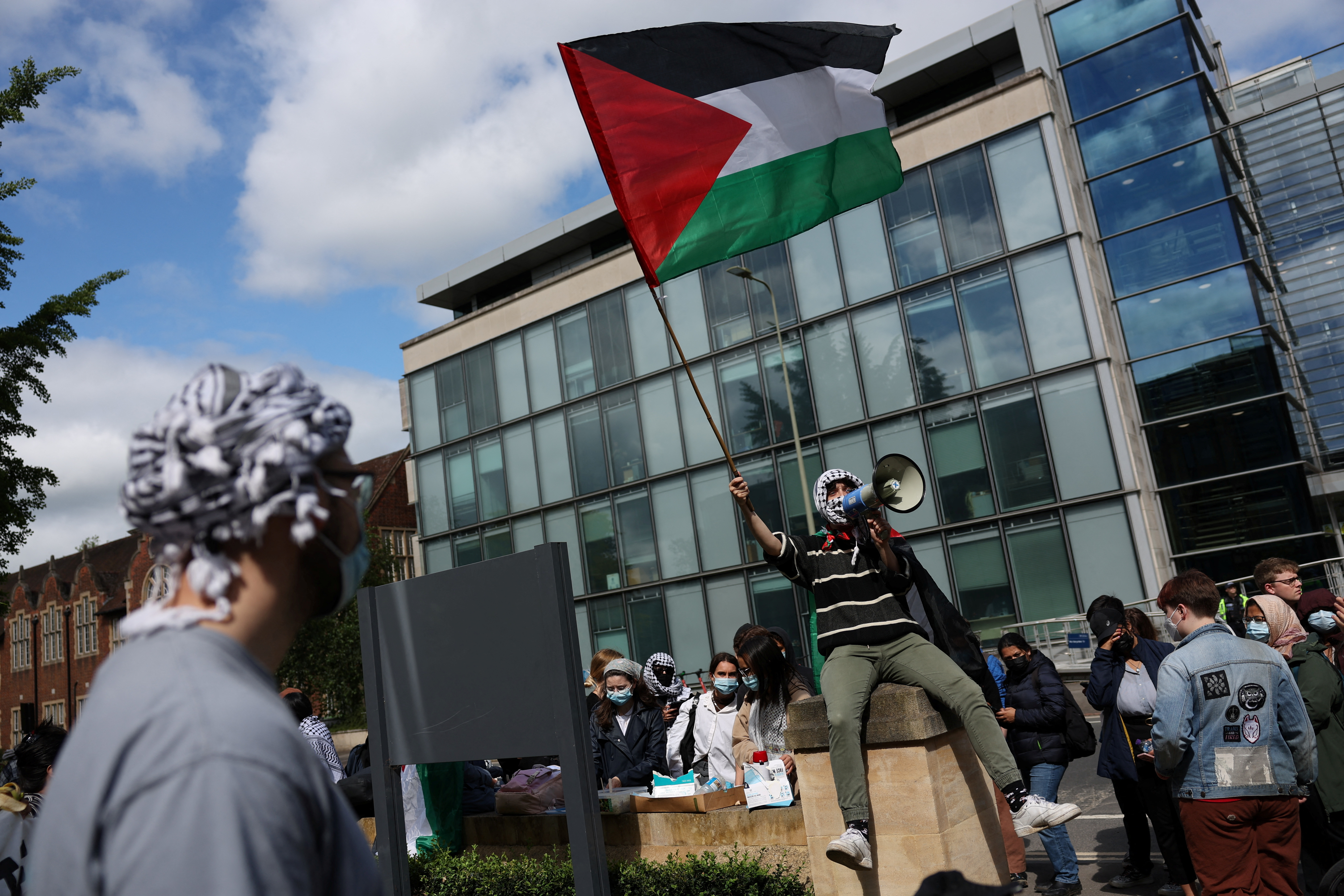 protesti študentov v oxfordu