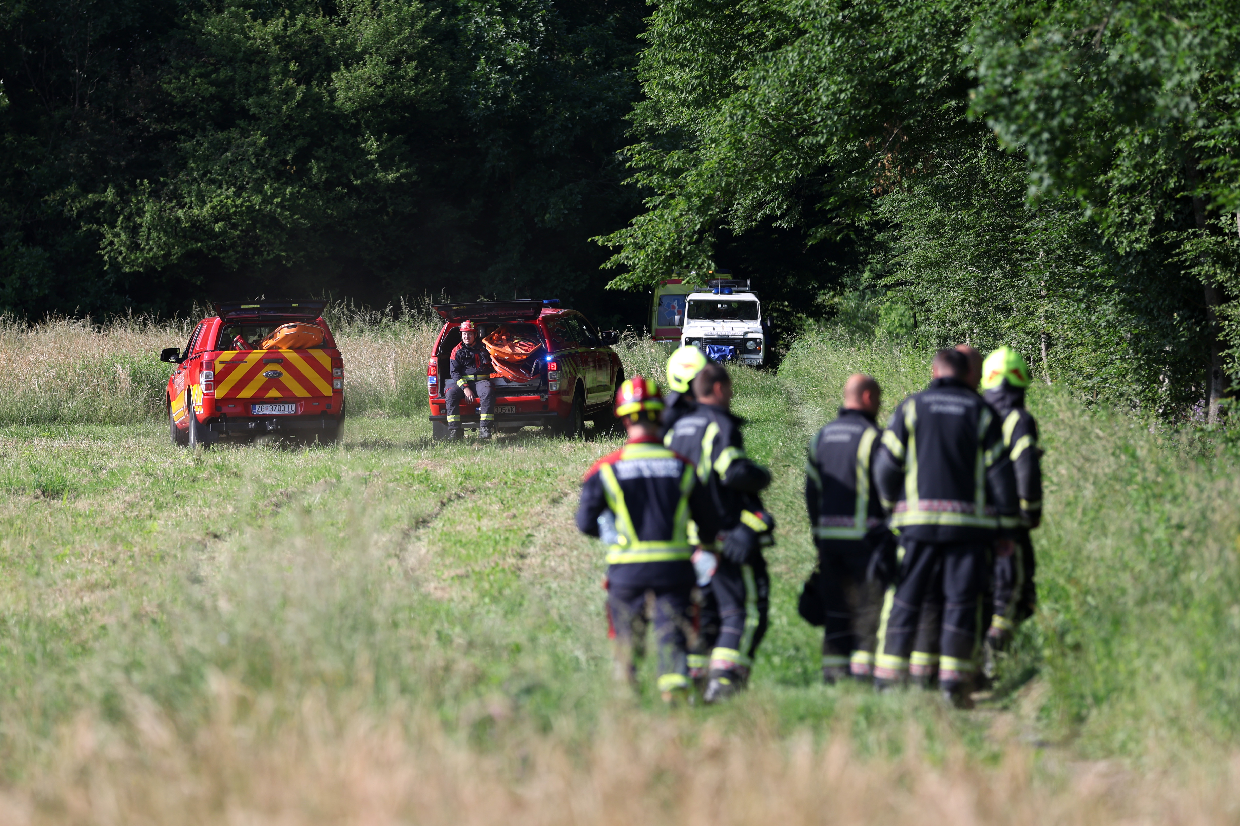 Strmoglavilo manjše športno letalo
