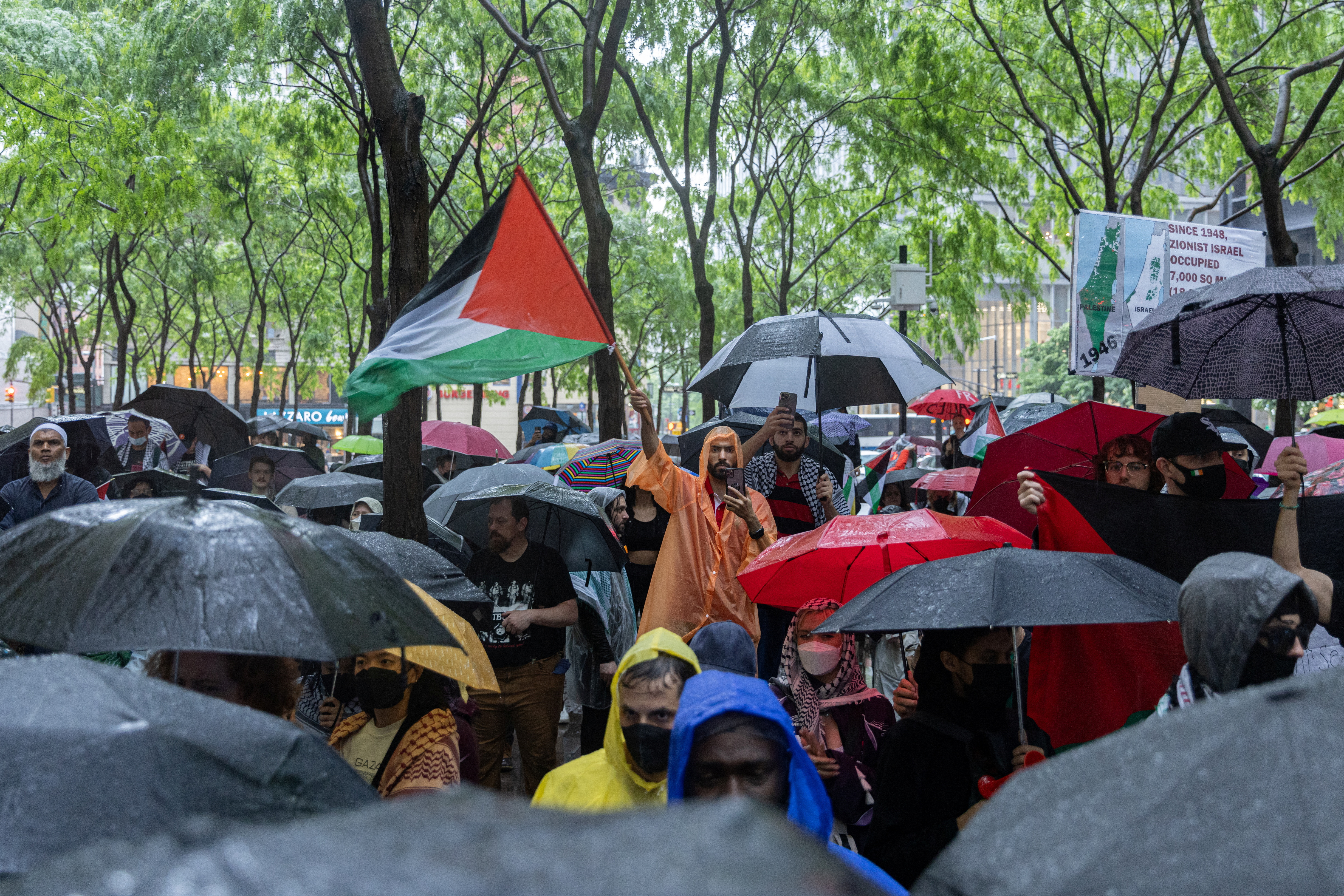 Protesti v podporo Palestini v New Yorku (Foto: Jeenah Moon/REUTERS)