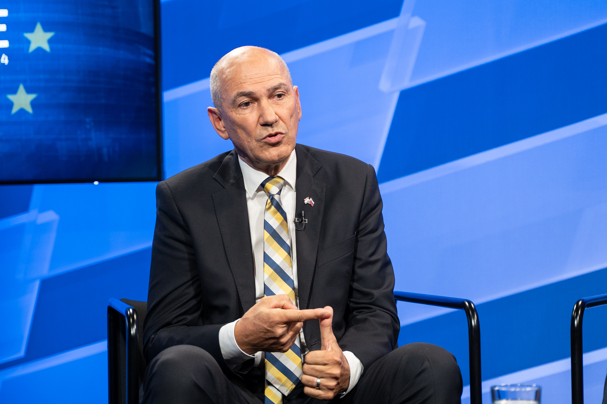 Janez Janša, Robert Golob