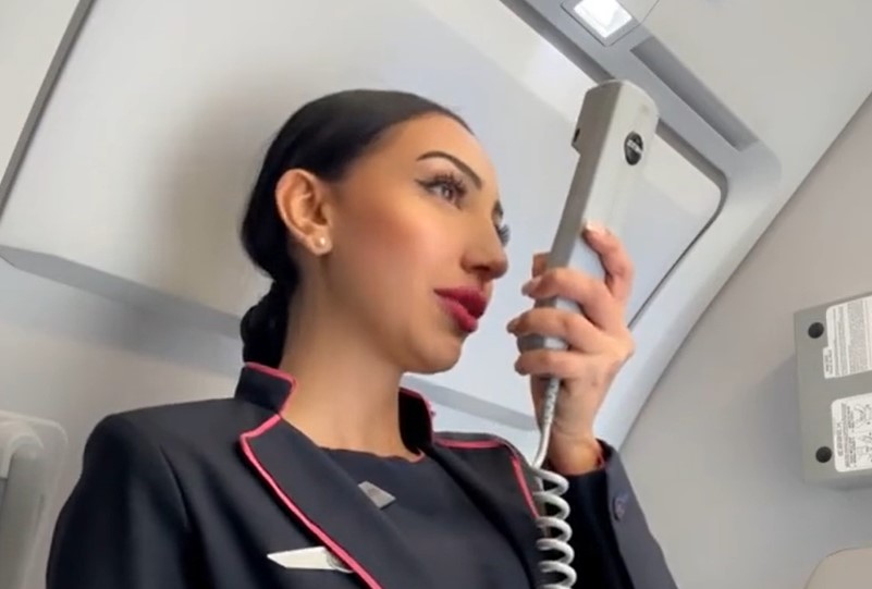 stevardesa, obvestilo, pozdrav