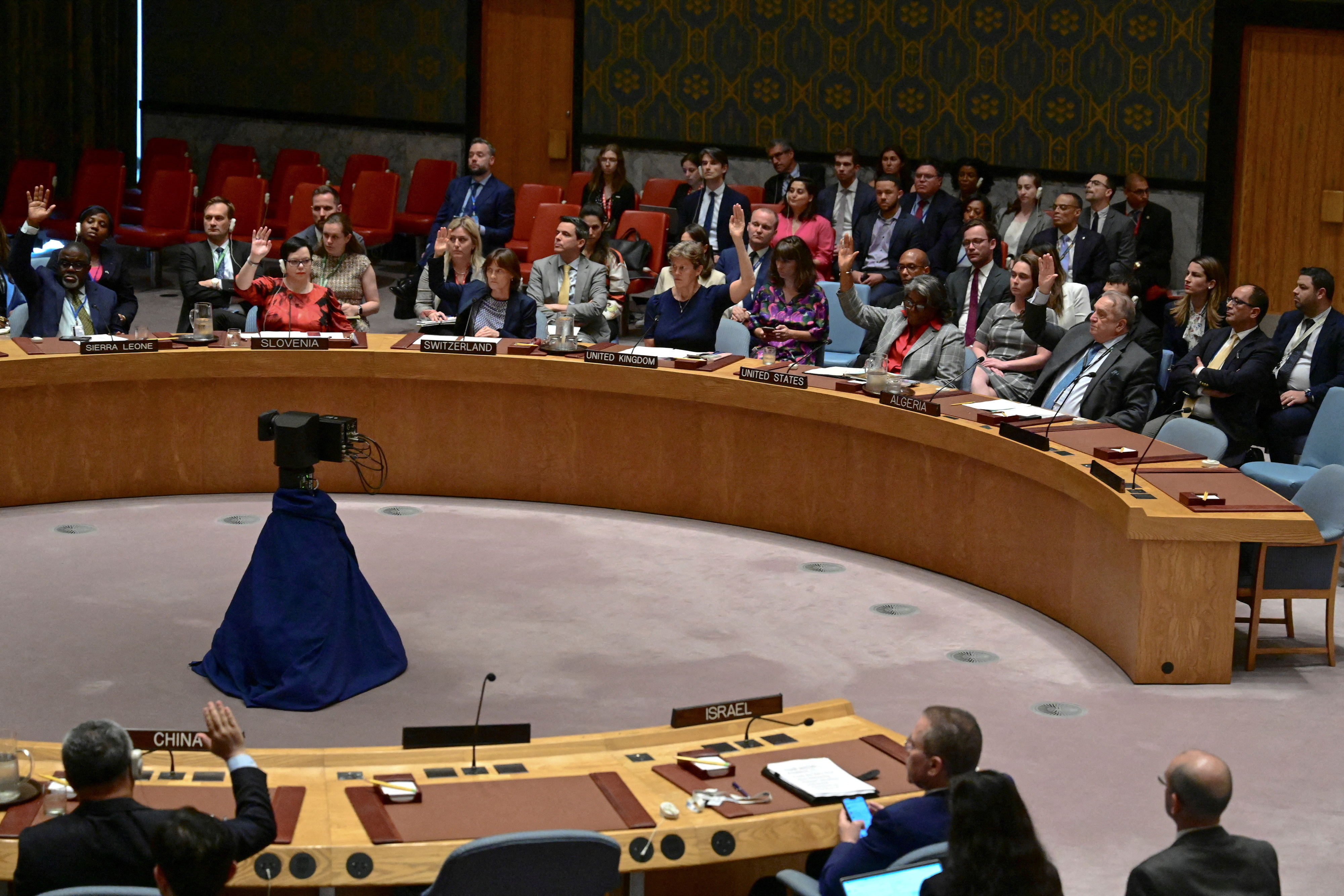 sprejetje resolucije o prekinitvi ognja v Gazi