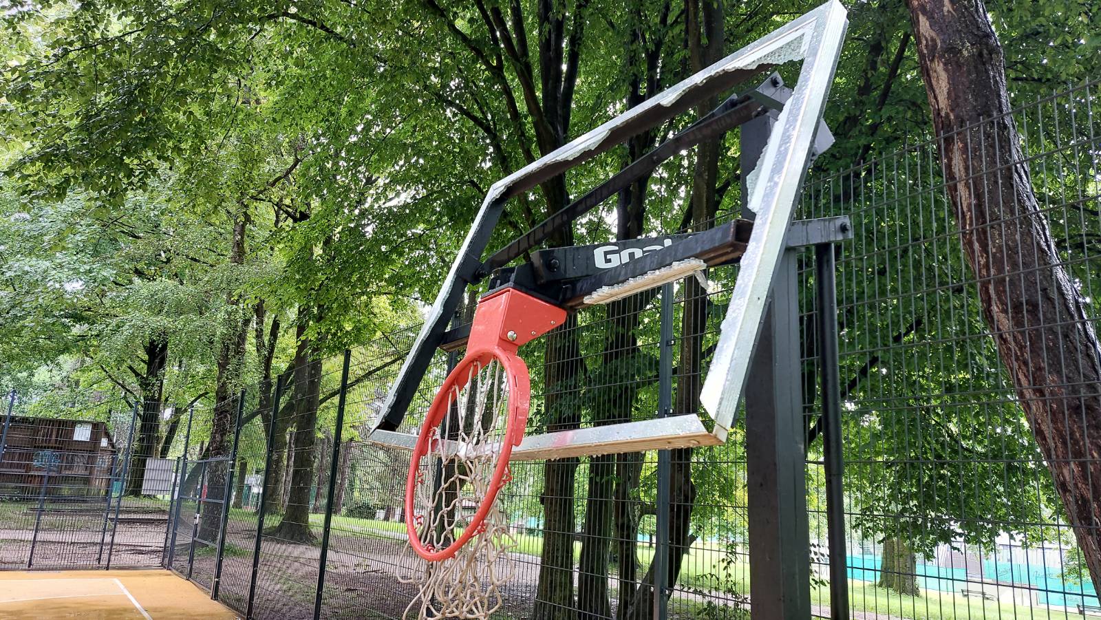 otroško športno igrišče, vandali, tivoli